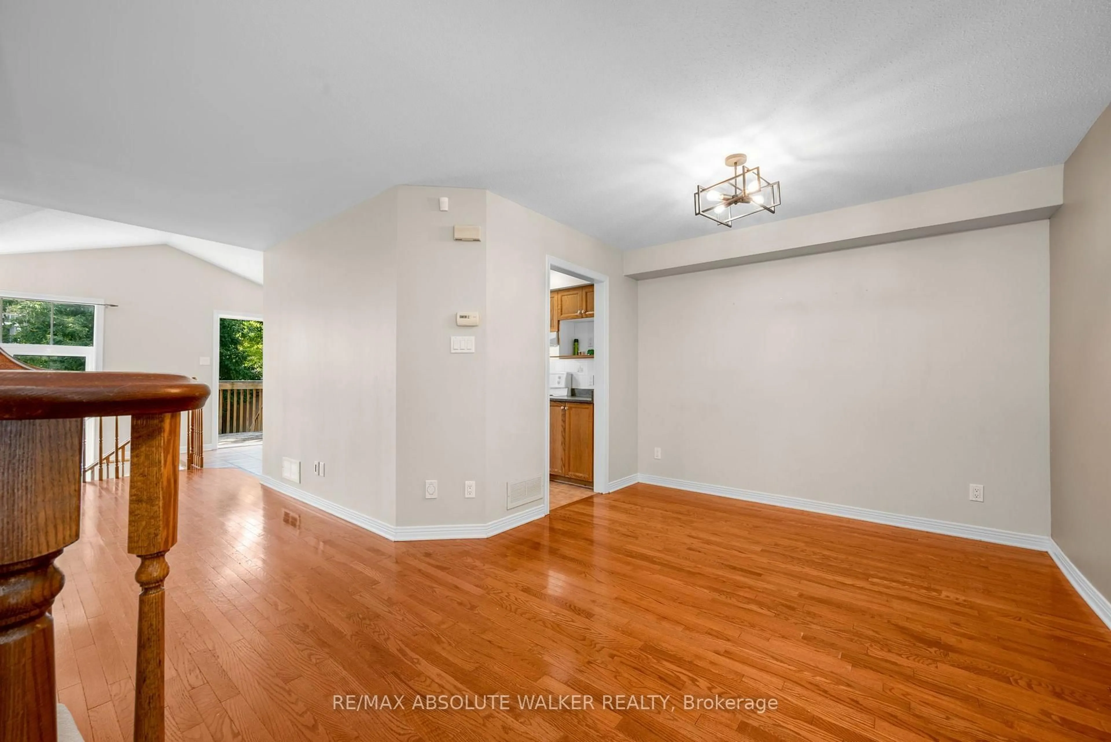 Unknown for 664 Wild Shore Cres, Ottawa Ontario K1V 1X9
