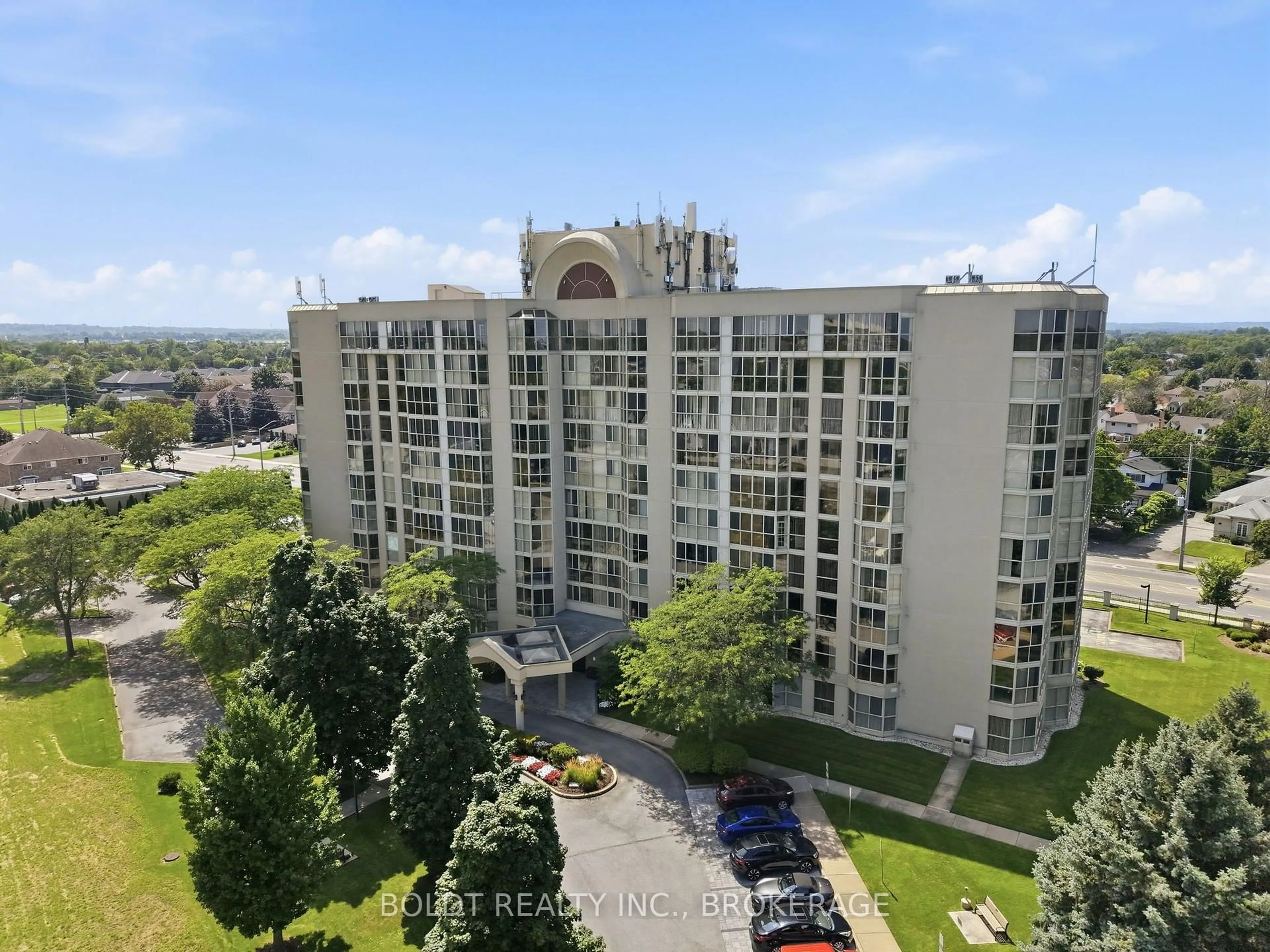 A pic from outside/outdoor area/front of a property/back of a property/a pic from drone, city buildings view from balcony for 162 Martindale Rd #306, St. Catharines Ontario L2S 3S4
