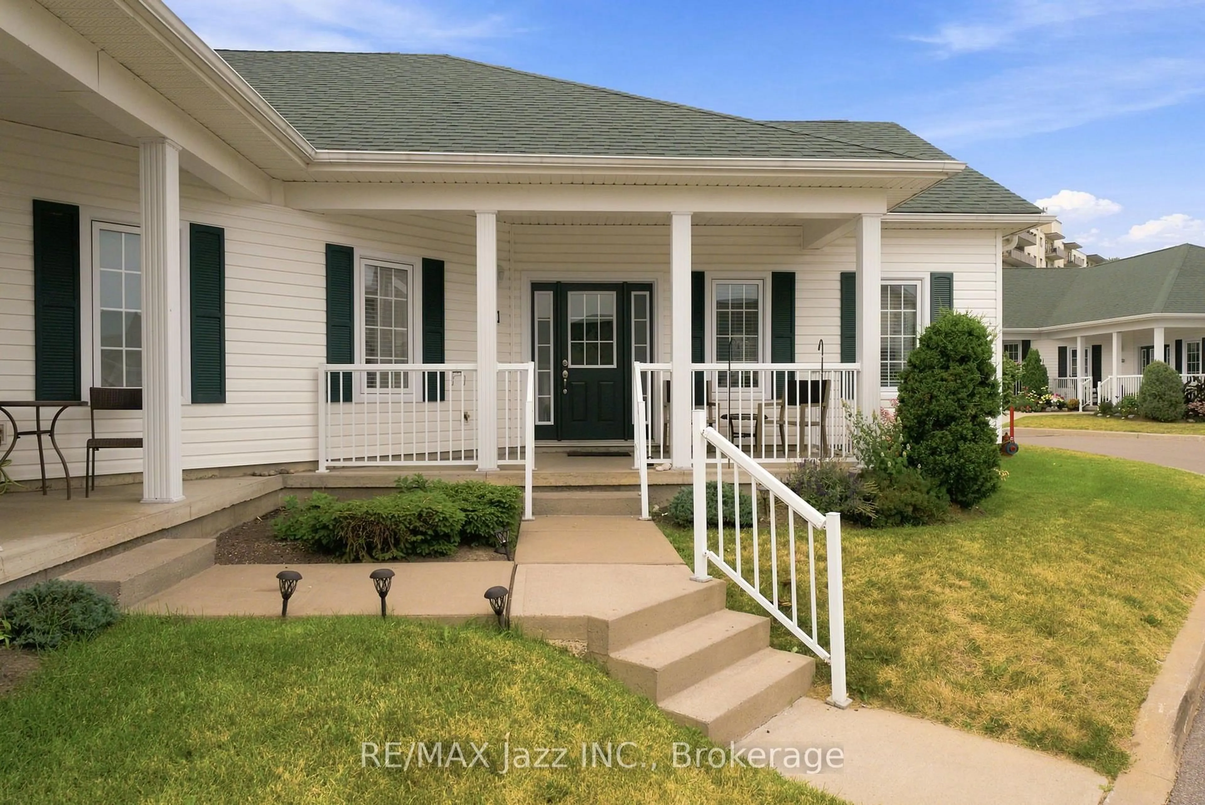 Home with vinyl exterior material, street for 300 Croft St #3001, Port Hope Ontario L1A 0E1