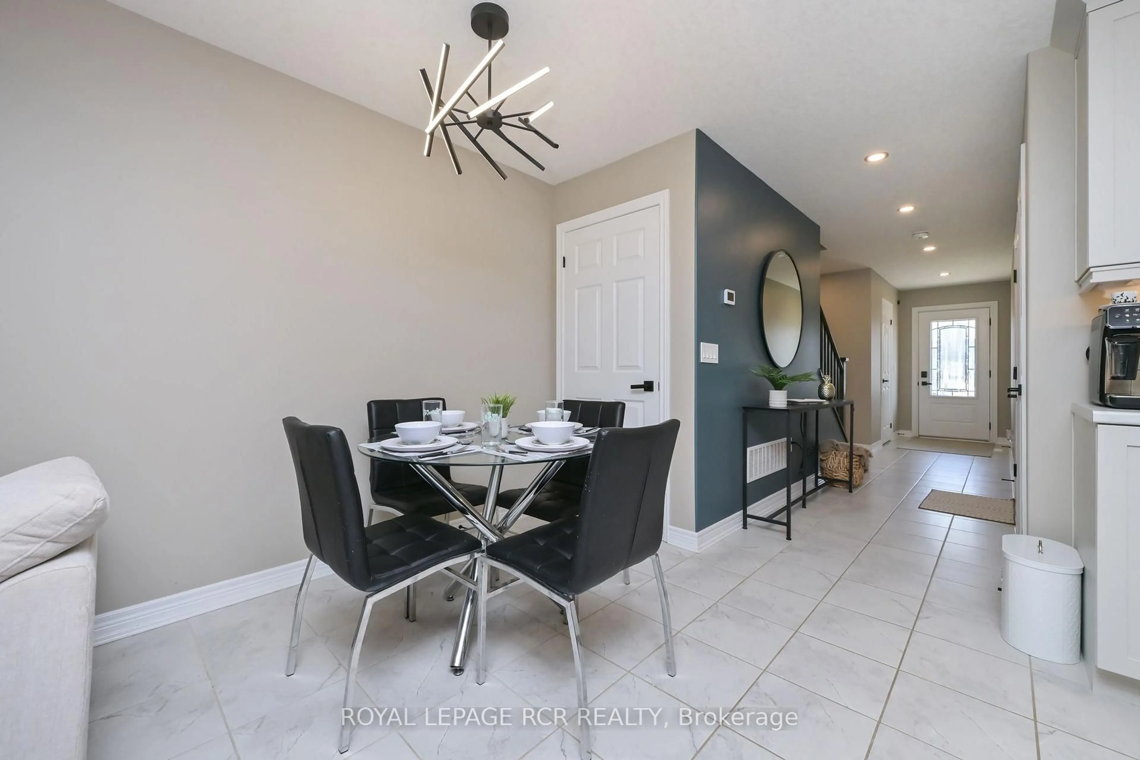 Dining room, ceramic/tile floor for 106 Mullin St, Grey Highlands Ontario N0C 1H0