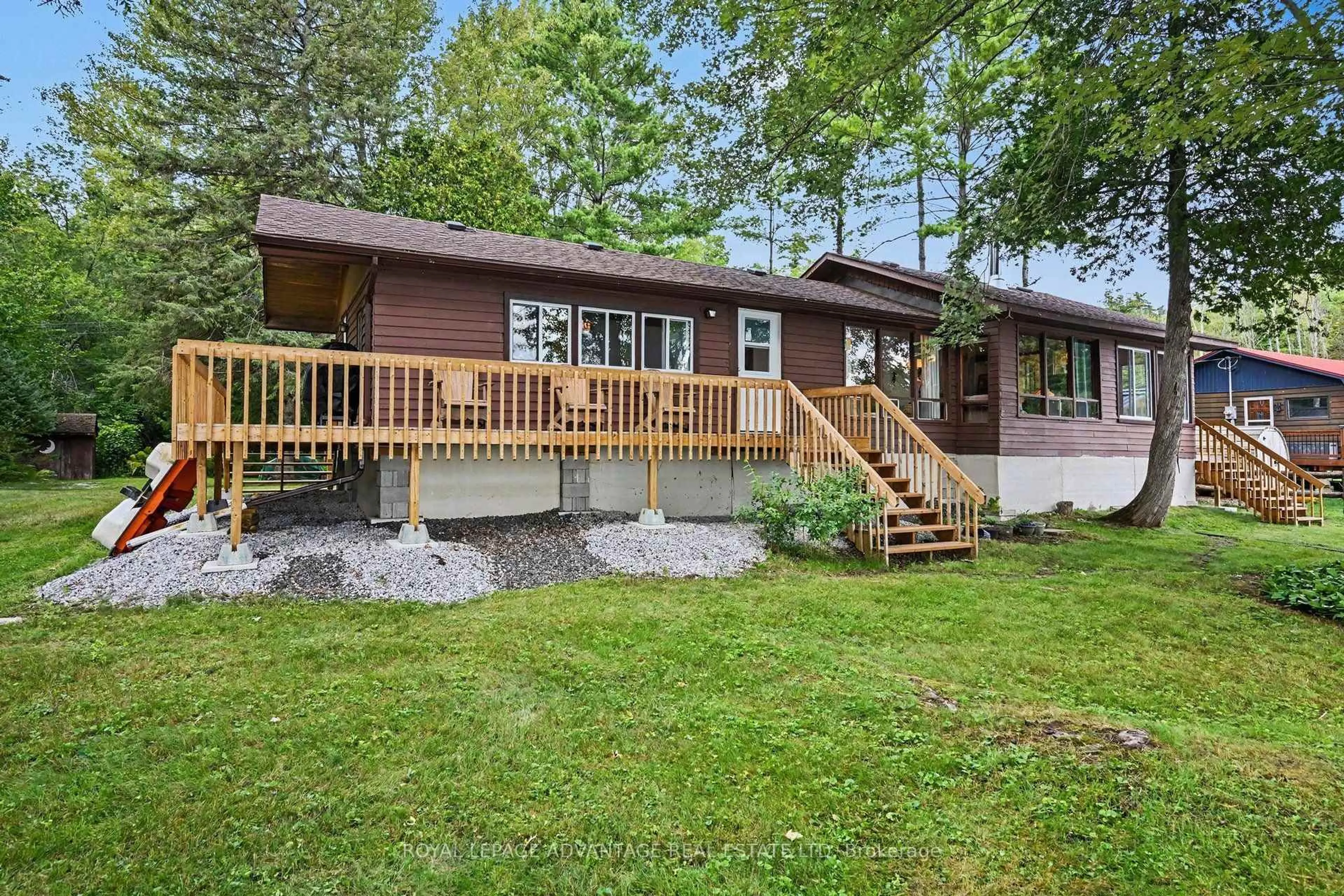 Home with vinyl exterior material, water/lake/river/ocean view for 116 Abbey Lane, Mcdonalds Corners Ontario K0G 1M0