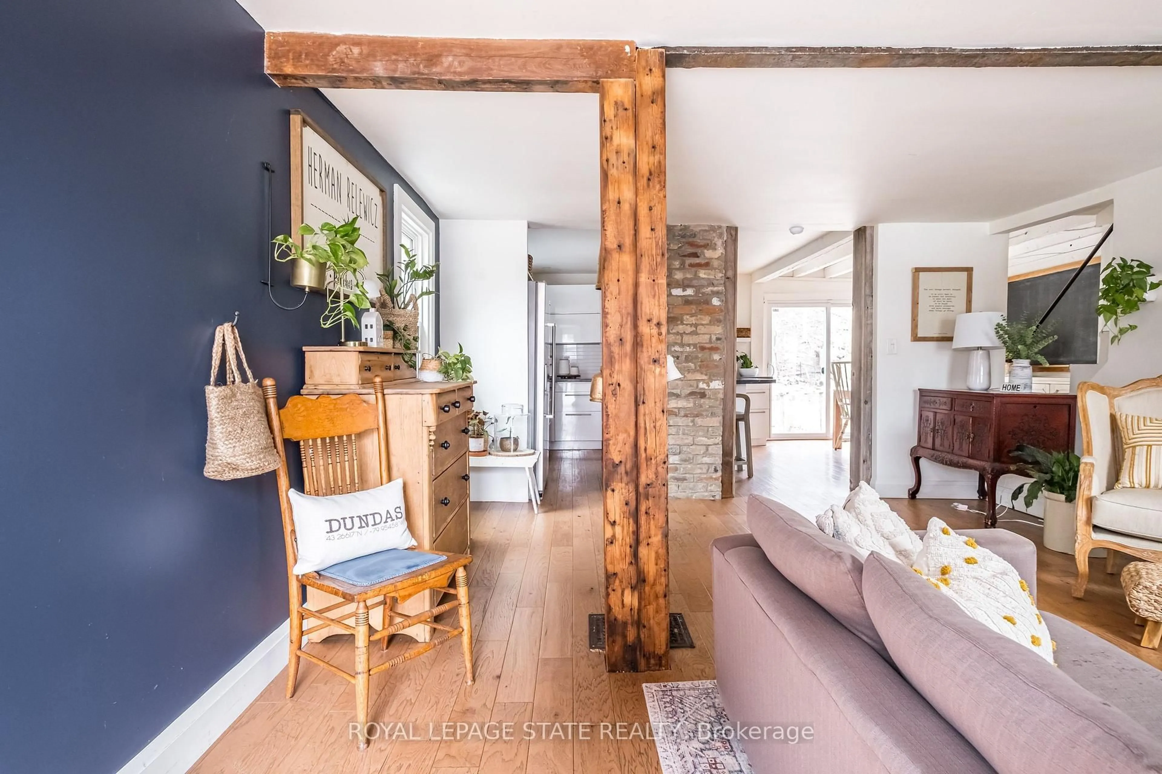 Indoor entryway for 39 Park St, Hamilton Ontario L9H 1C9