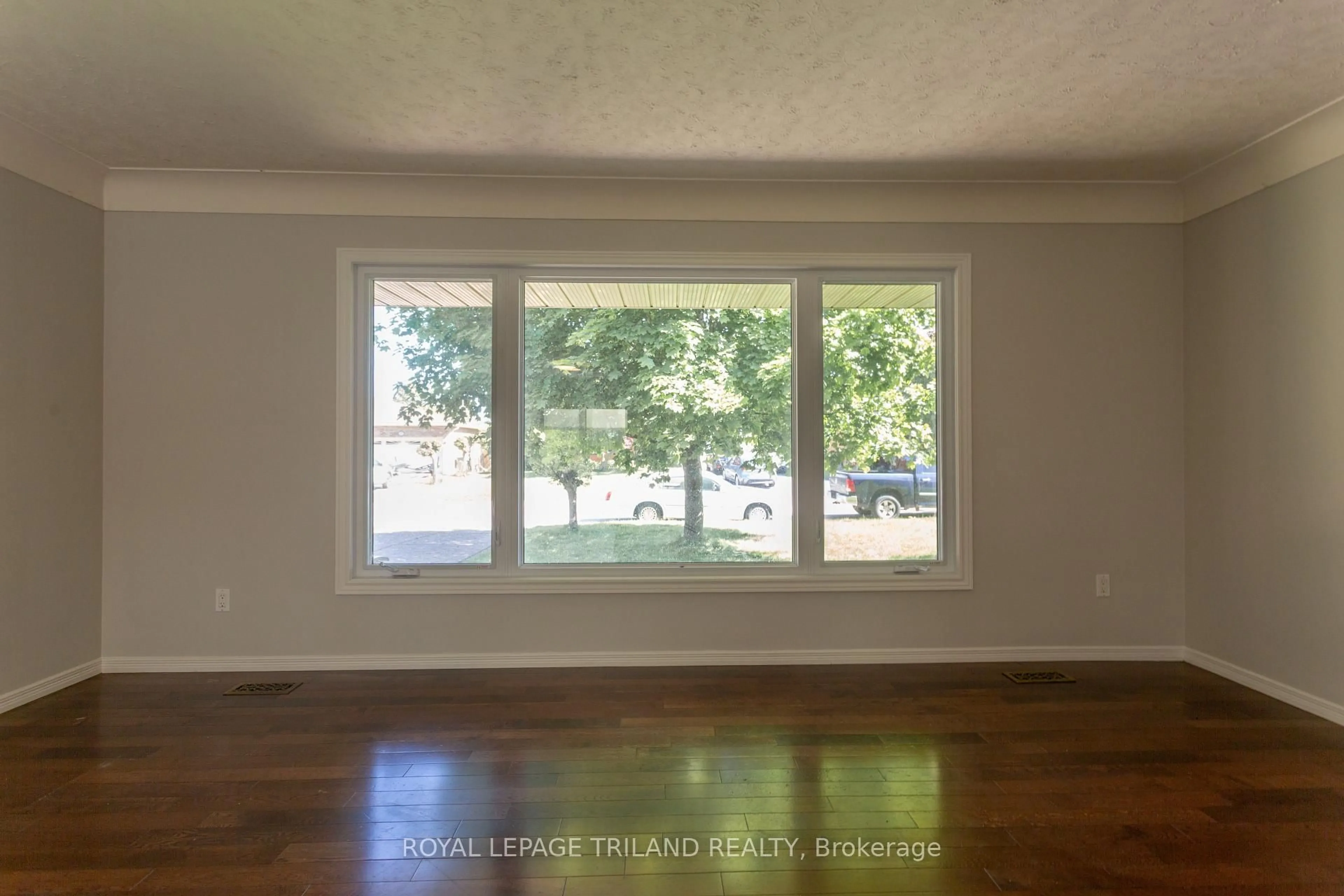A pic of a room for 8 Croatia Crt, St. Thomas Ontario N5R 5P6