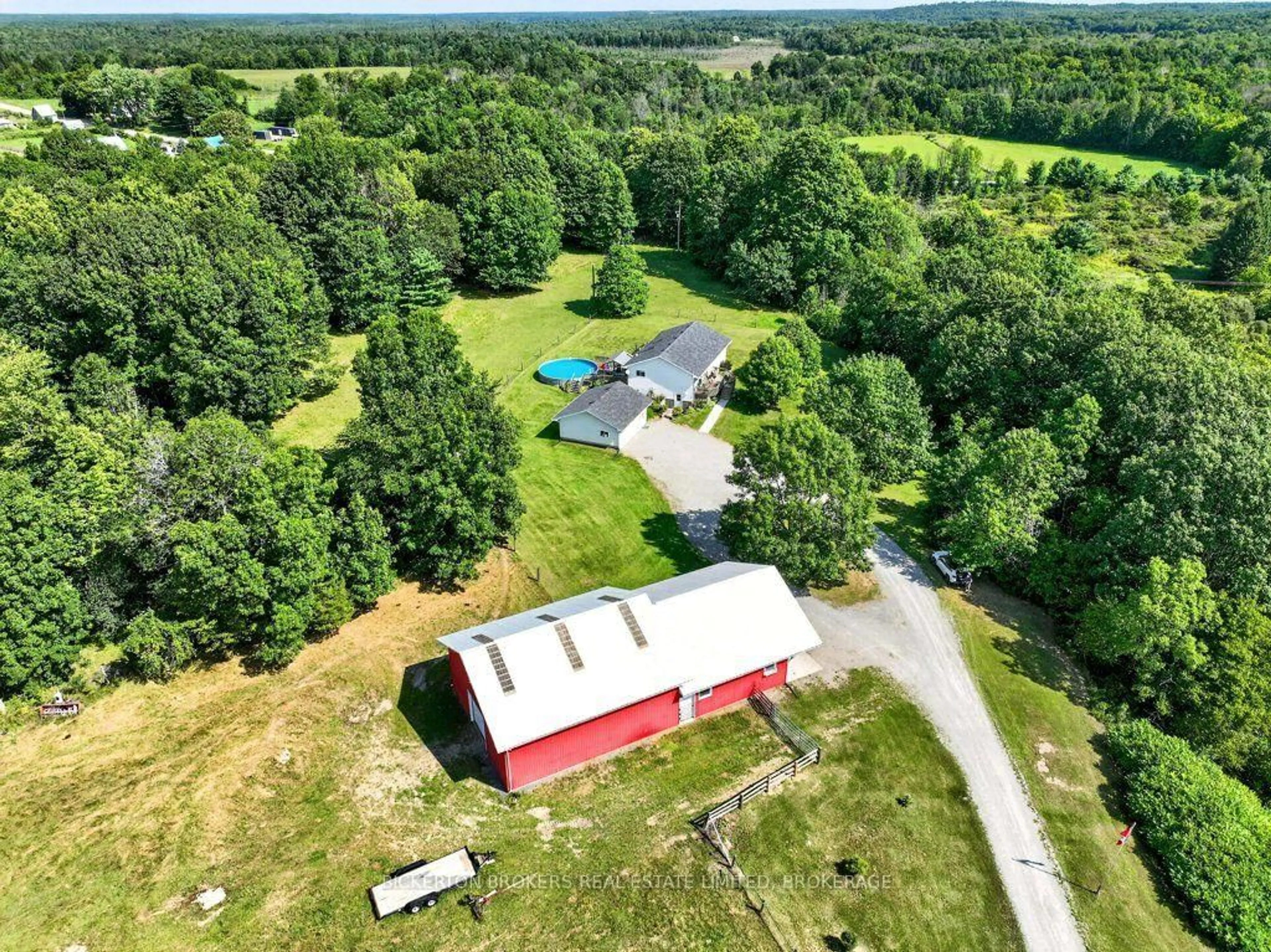 A pic from outside/outdoor area/front of a property/back of a property/a pic from drone, building for 342 Lyndhurst Rd, Leeds and the Thousand Islands Ontario K0E 1L0