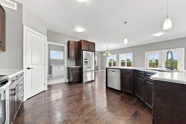 402 Black Rd, Prince Edward County 4