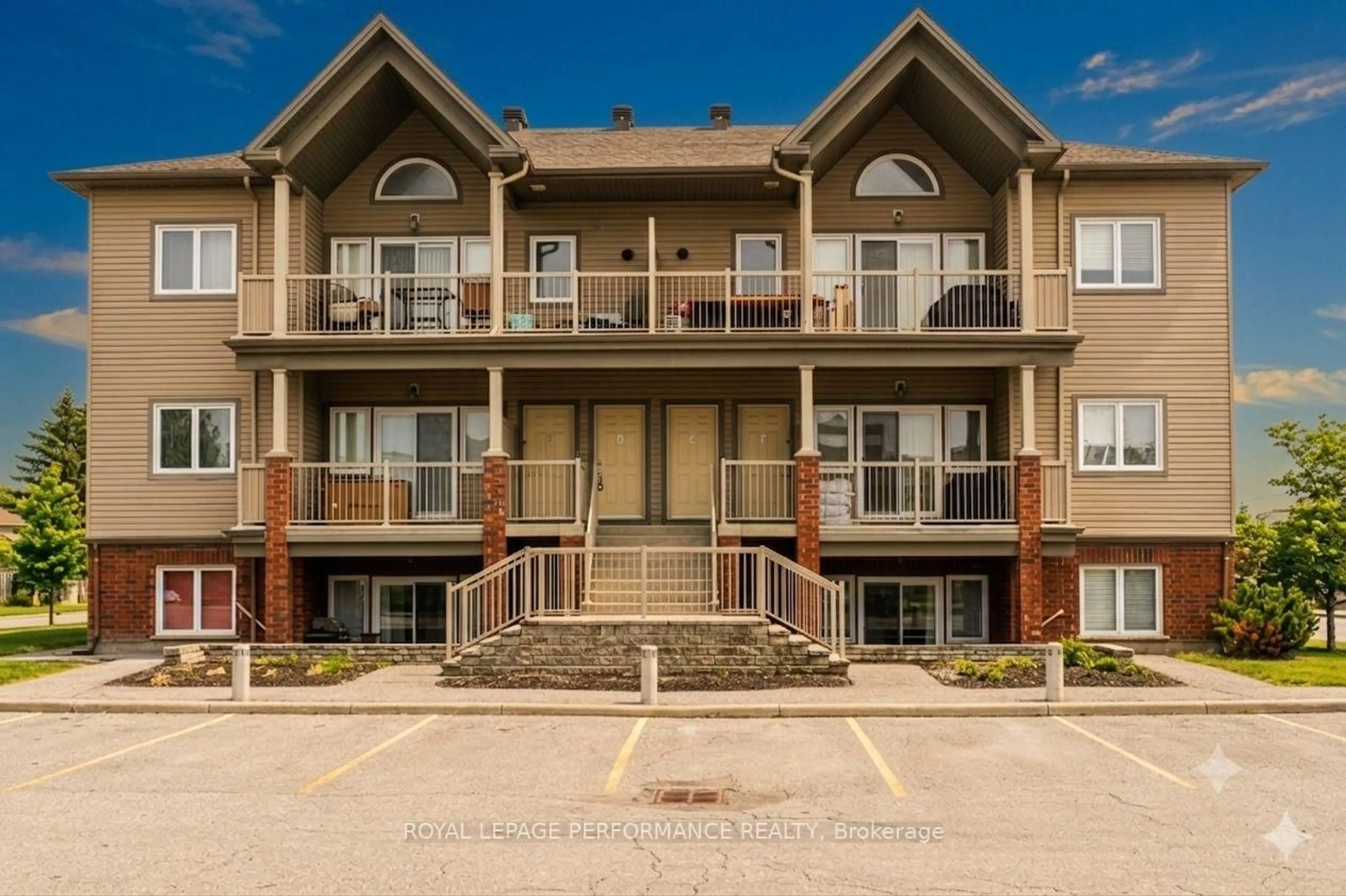 Unknown for 135 Harthill Way #B, Ottawa Ontario K2J 5V1