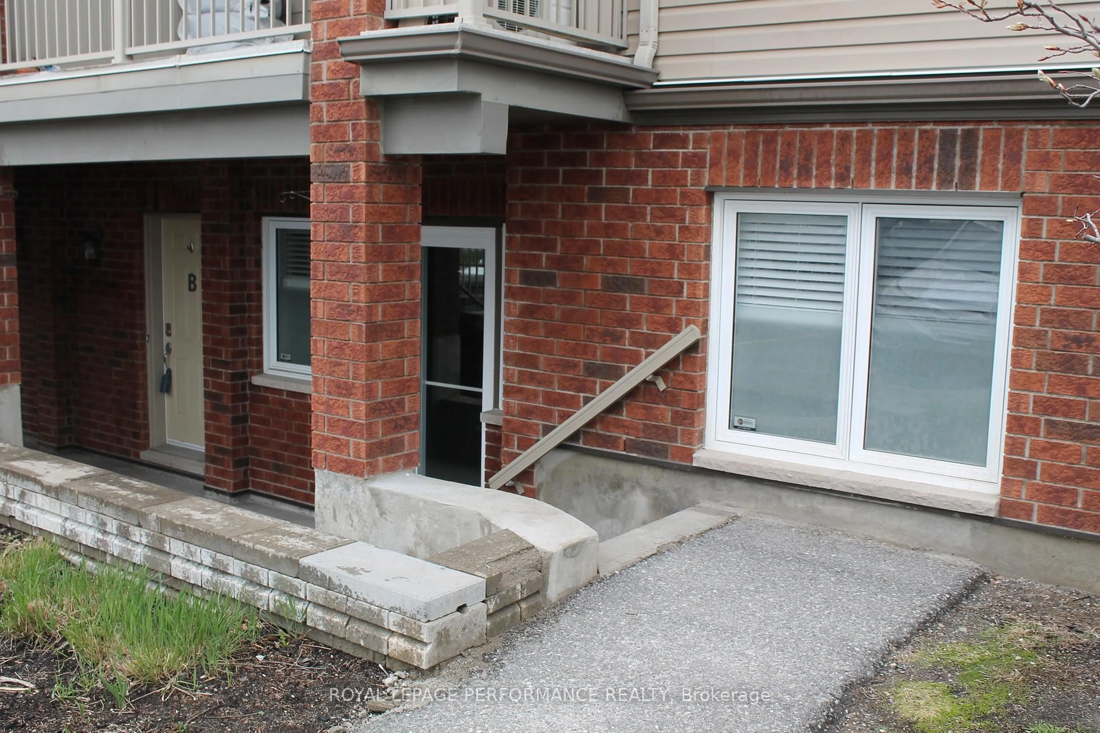 Patio, street for 135 Harthill Way #B, Ottawa Ontario K2J 5V1