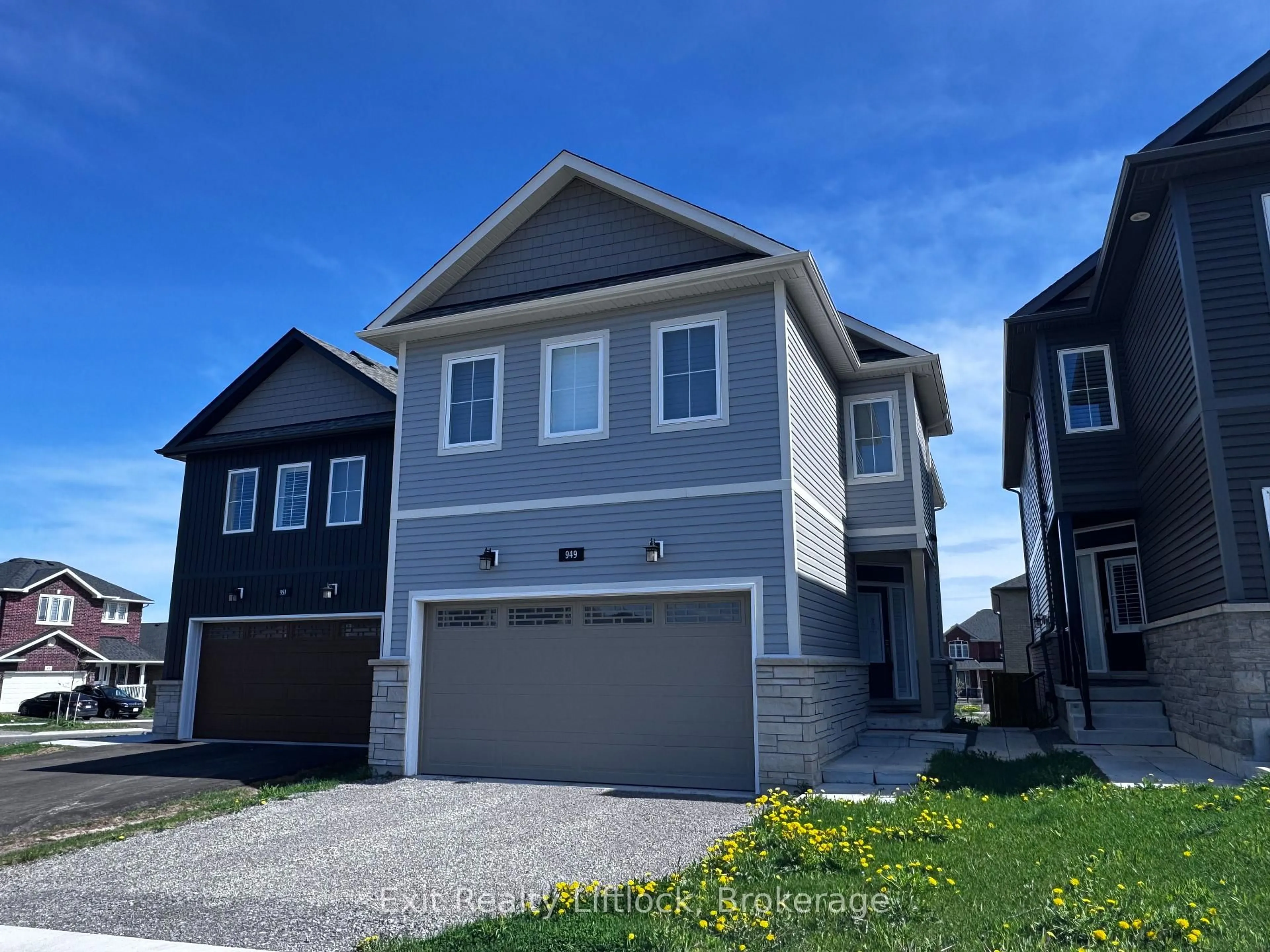Home with vinyl exterior material, street for 949 Bamford Terr, Peterborough Ontario K9K 0H1