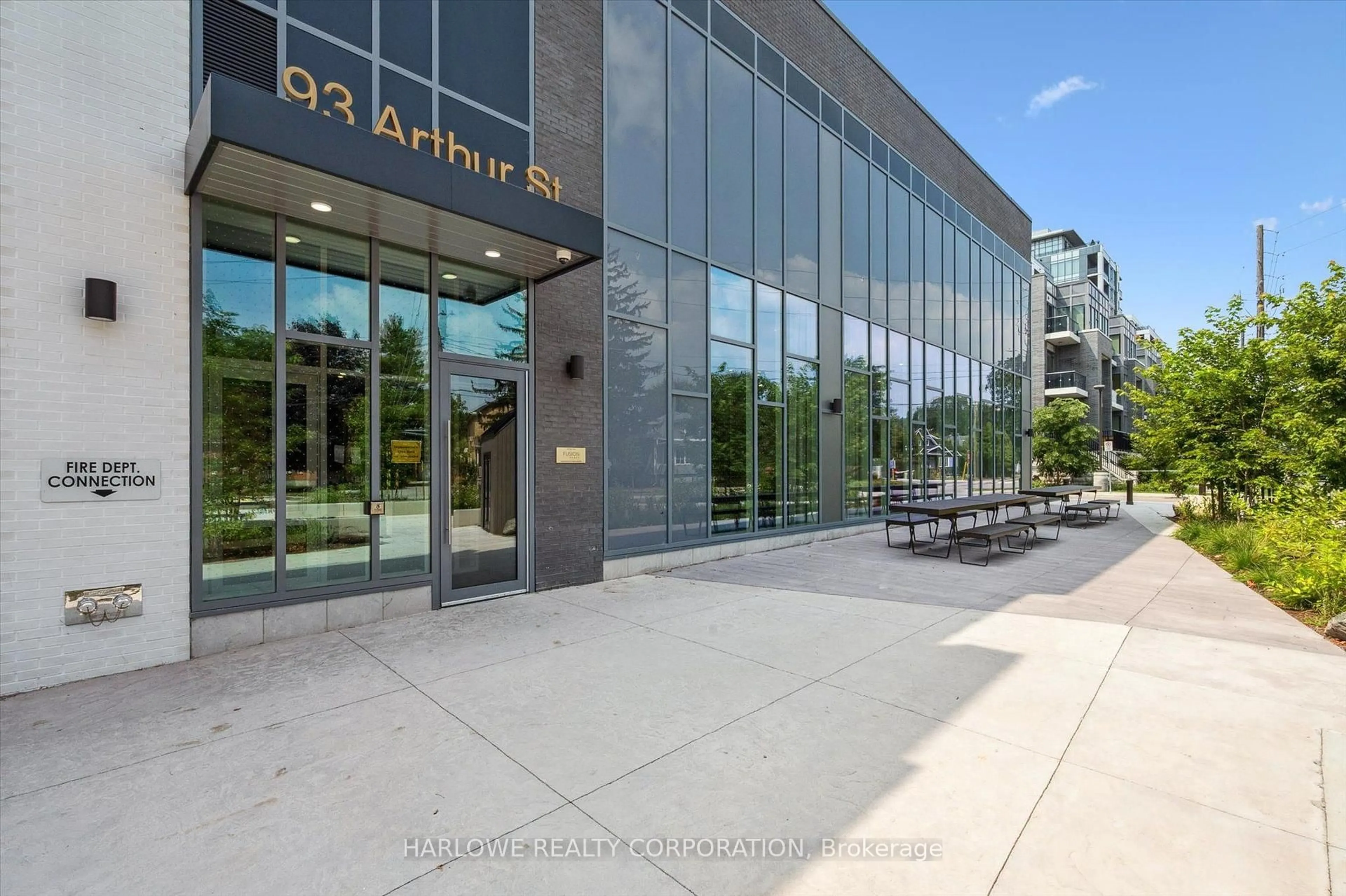 Indoor foyer for 93 Arthur St #510, Guelph Ontario N1E 0S6
