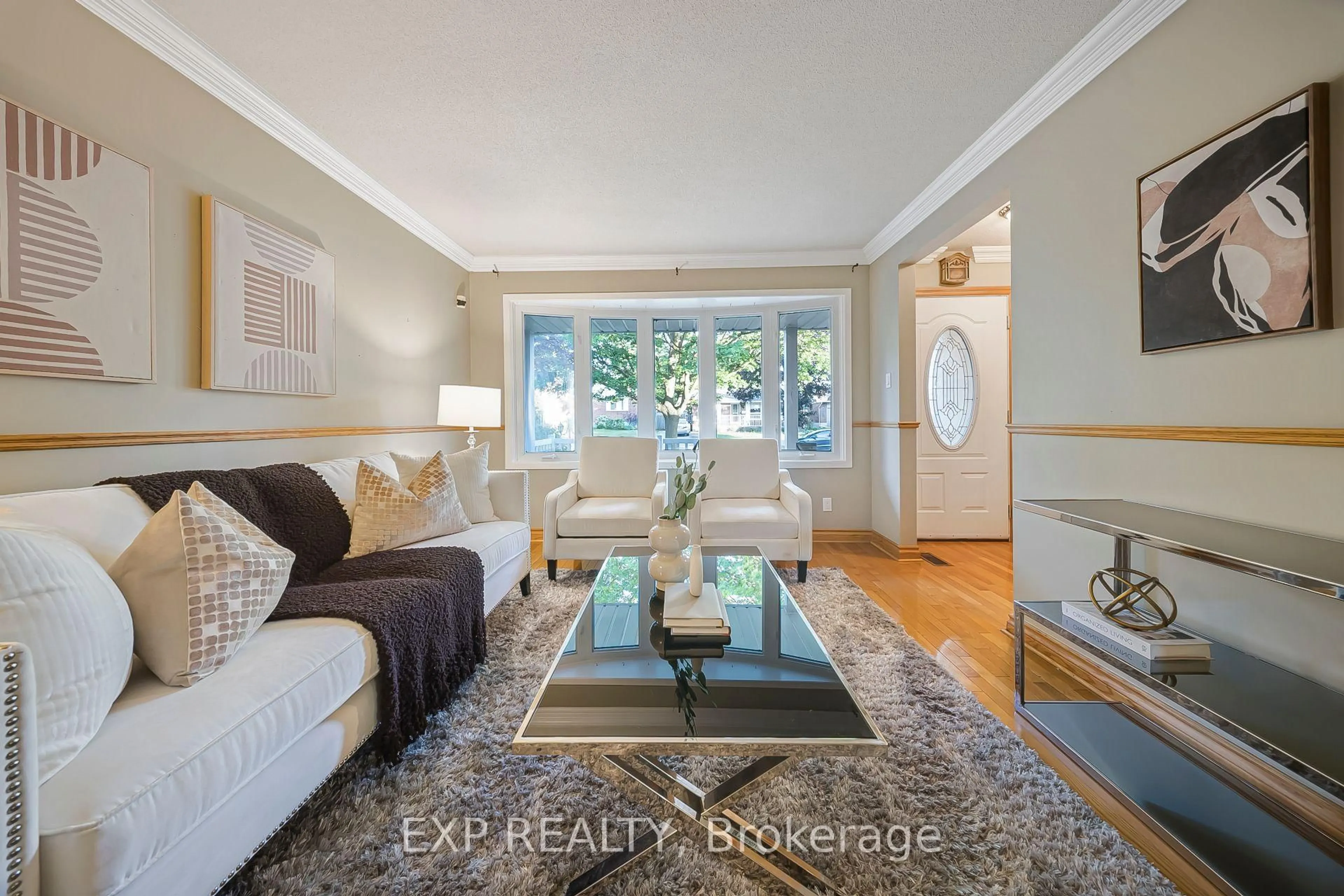 Living room with furniture, unknown for 124 Dunsmere Dr, Kitchener Ontario N2E 1V7