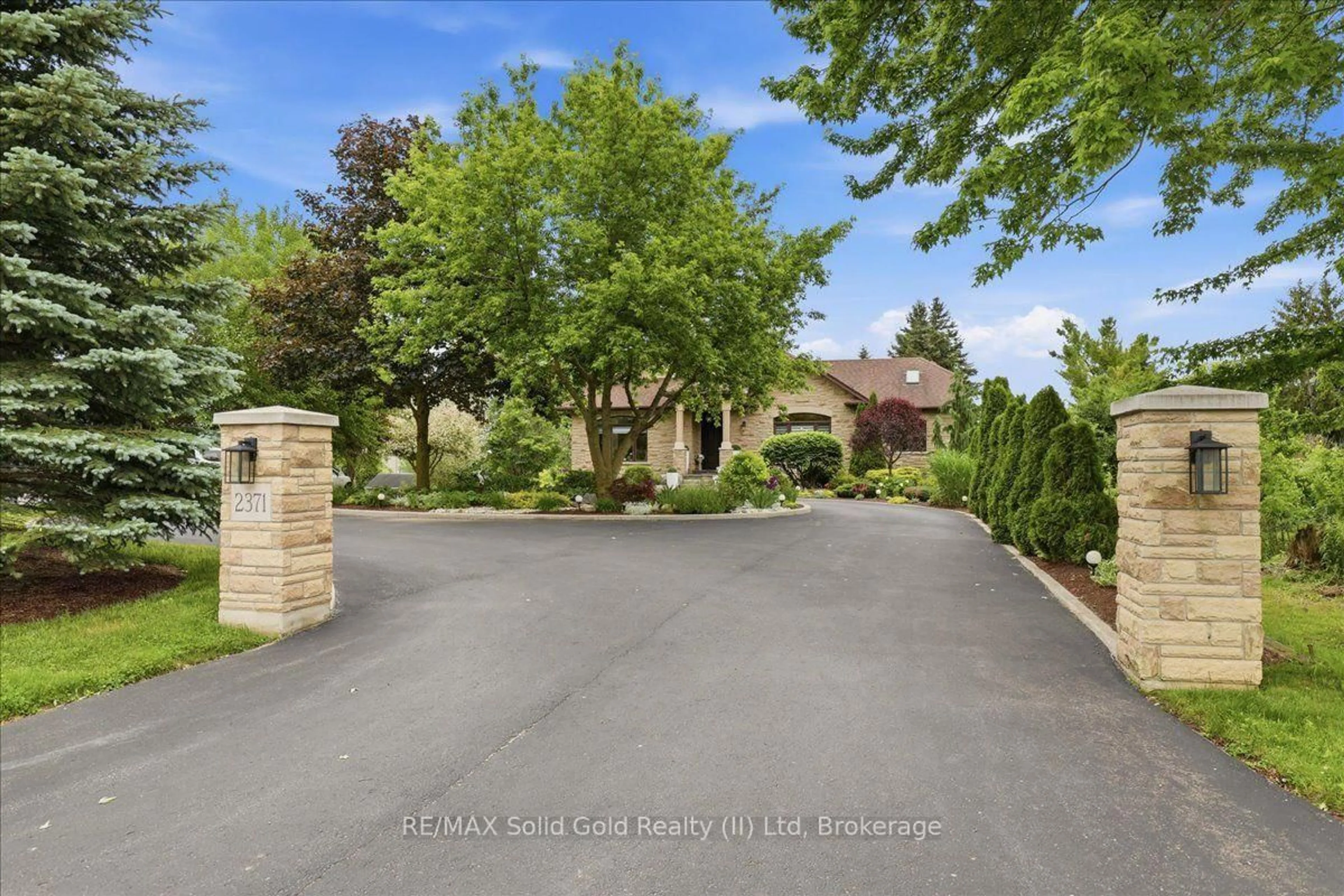 A pic from outside/outdoor area/front of a property/back of a property/a pic from drone, water/lake/river/ocean view for 2371 Snyders Rd, Wilmot Ontario N0B 2H0