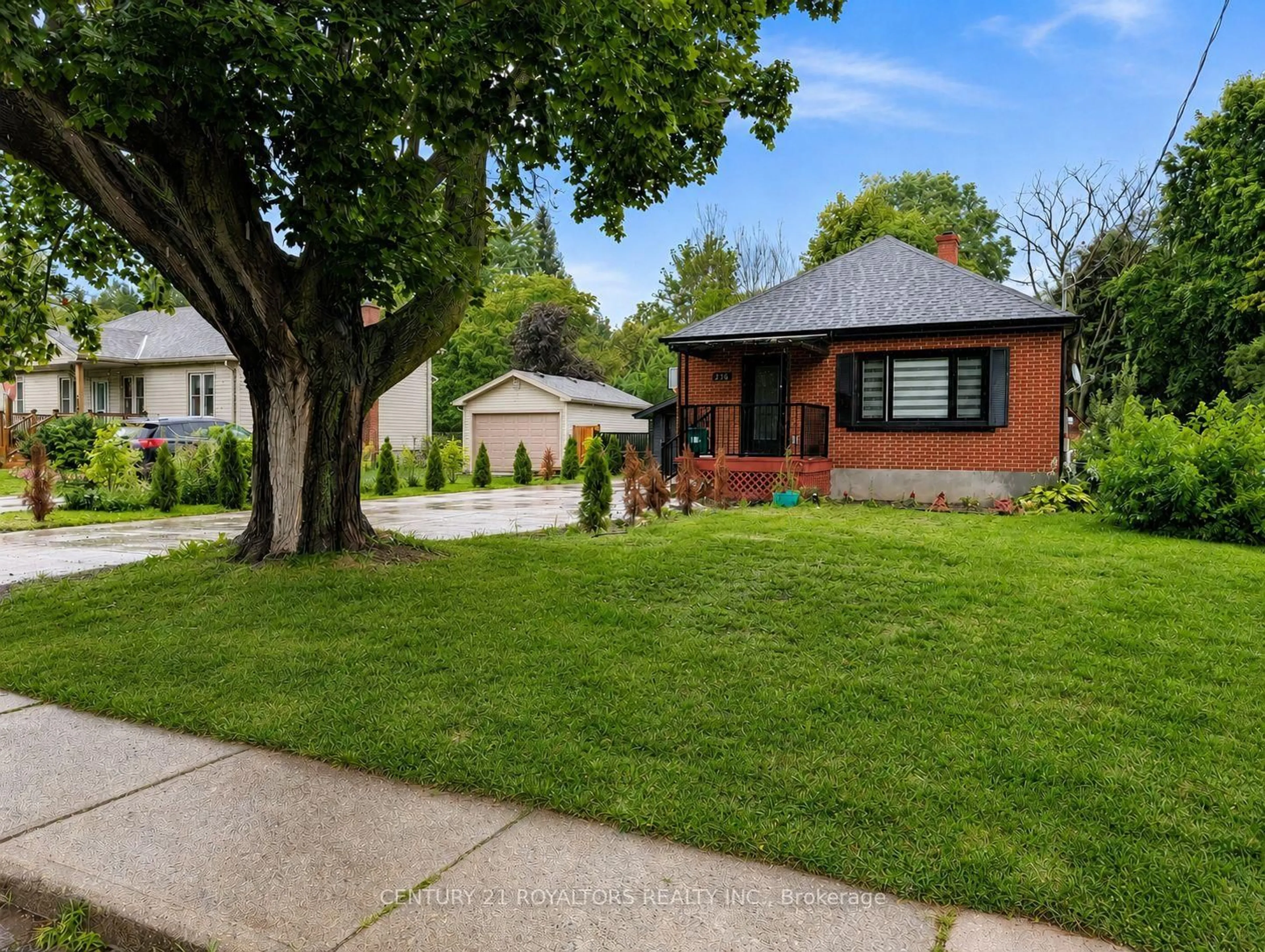 Home with brick exterior material, street for 336 Victoria St, Woodstock Ontario N4S 6W7