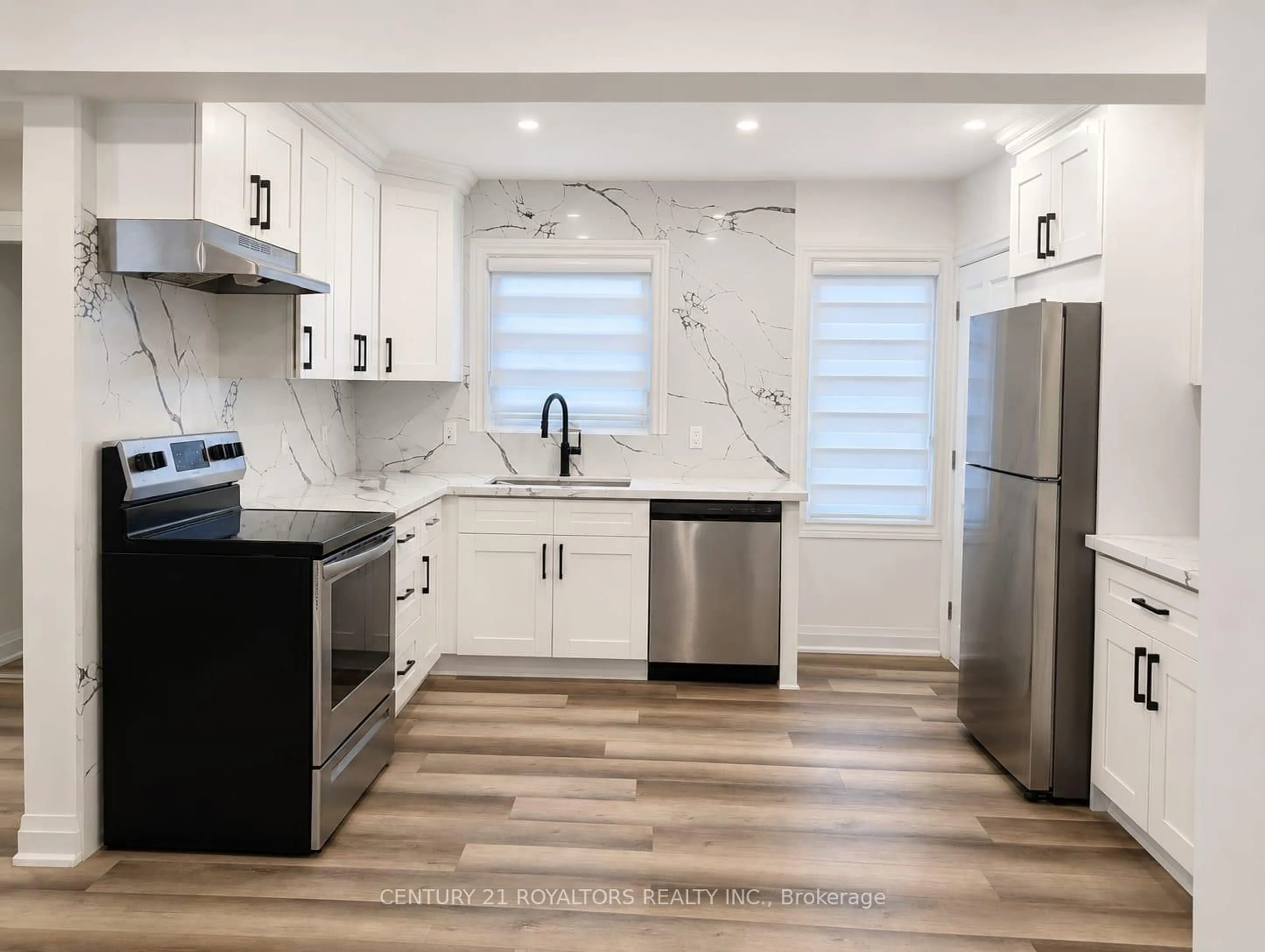 Open concept kitchen, ceramic/tile floor for 336 Victoria St, Woodstock Ontario N4S 6W7