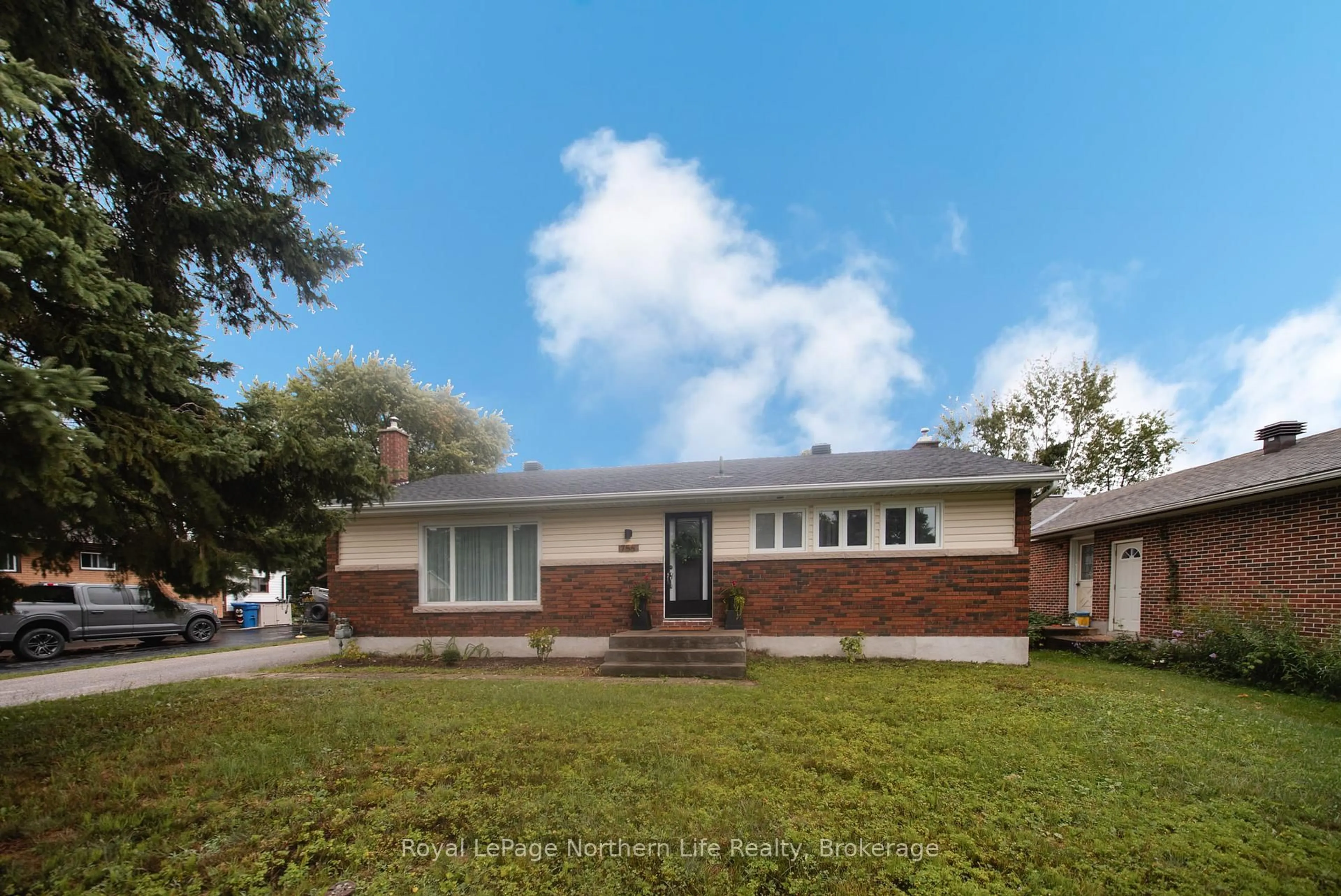 Unknown for 756 Eastwood Ave, North Bay Ontario P1B 7V3