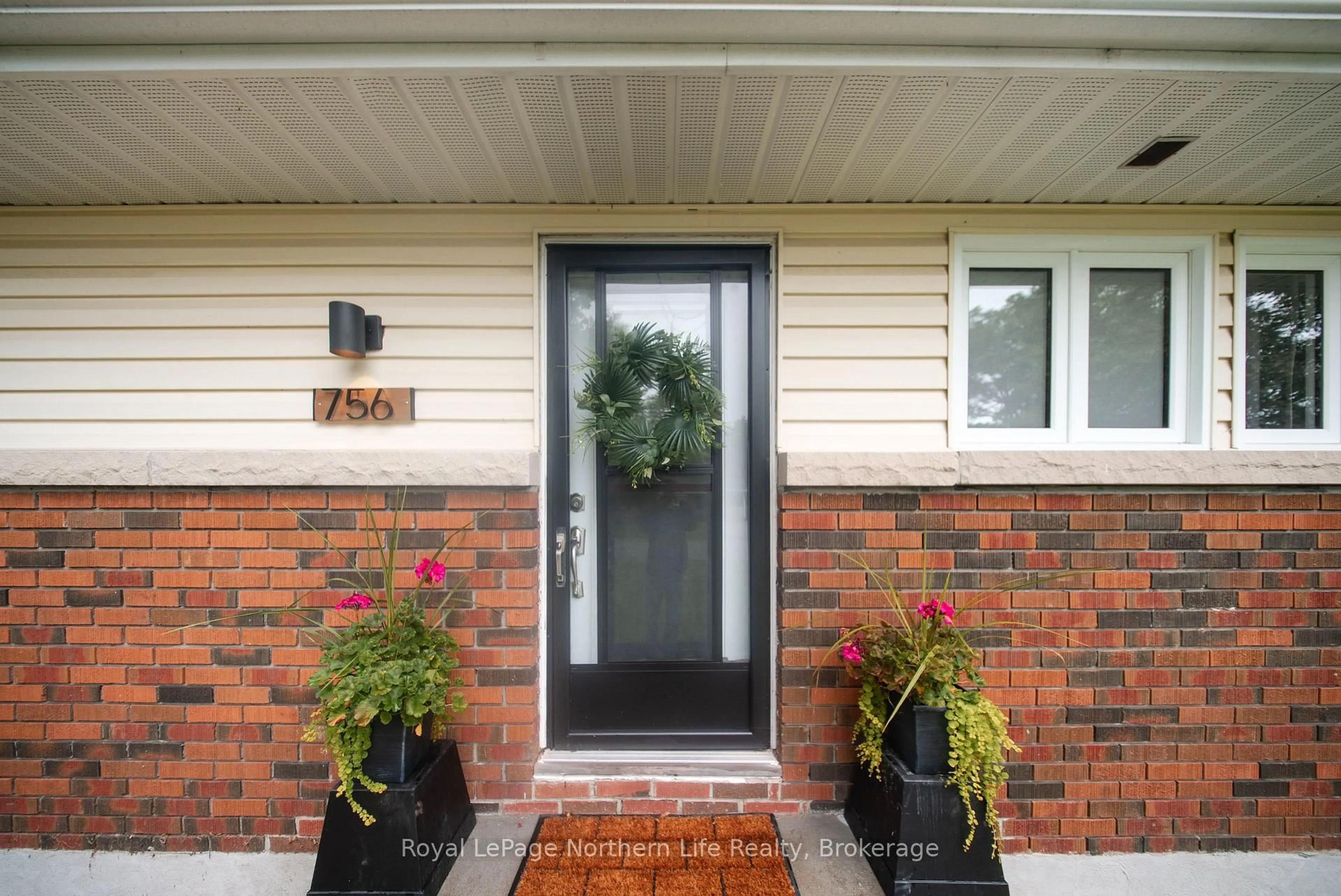 Unknown for 756 Eastwood Ave, North Bay Ontario P1B 7V3
