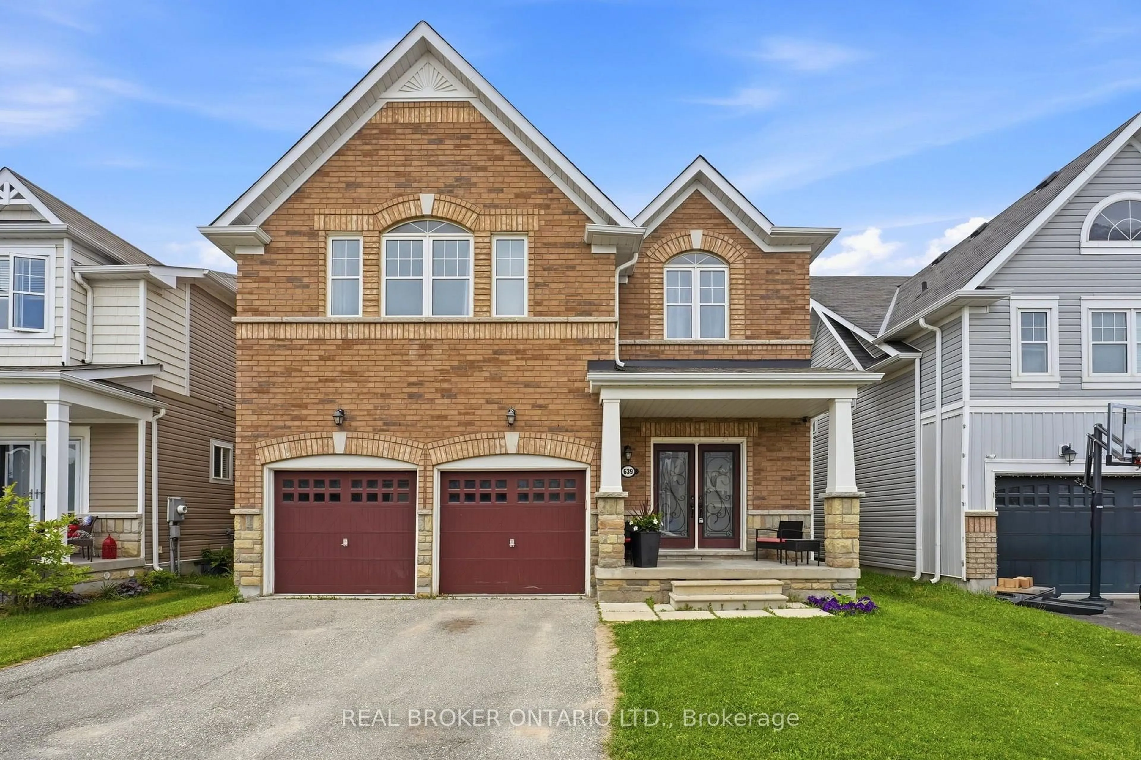 Home with brick exterior material, street for 639 Hammond St, Shelburne Ontario L9V 3S2
