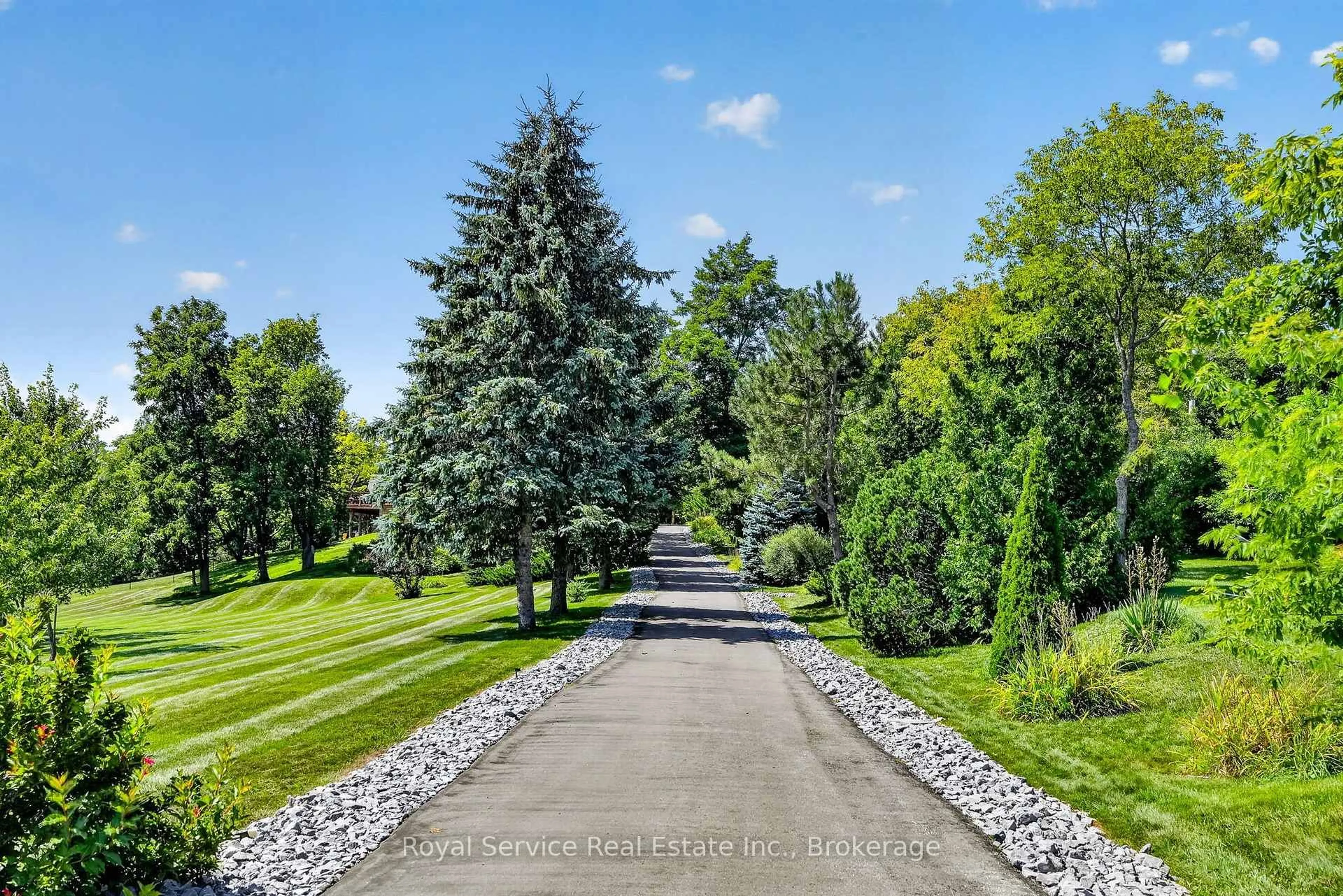 A pic from outside/outdoor area/front of a property/back of a property/a pic from drone, unknown for 4374 Morton Rd, Hamilton Township Ontario L1A 3V6