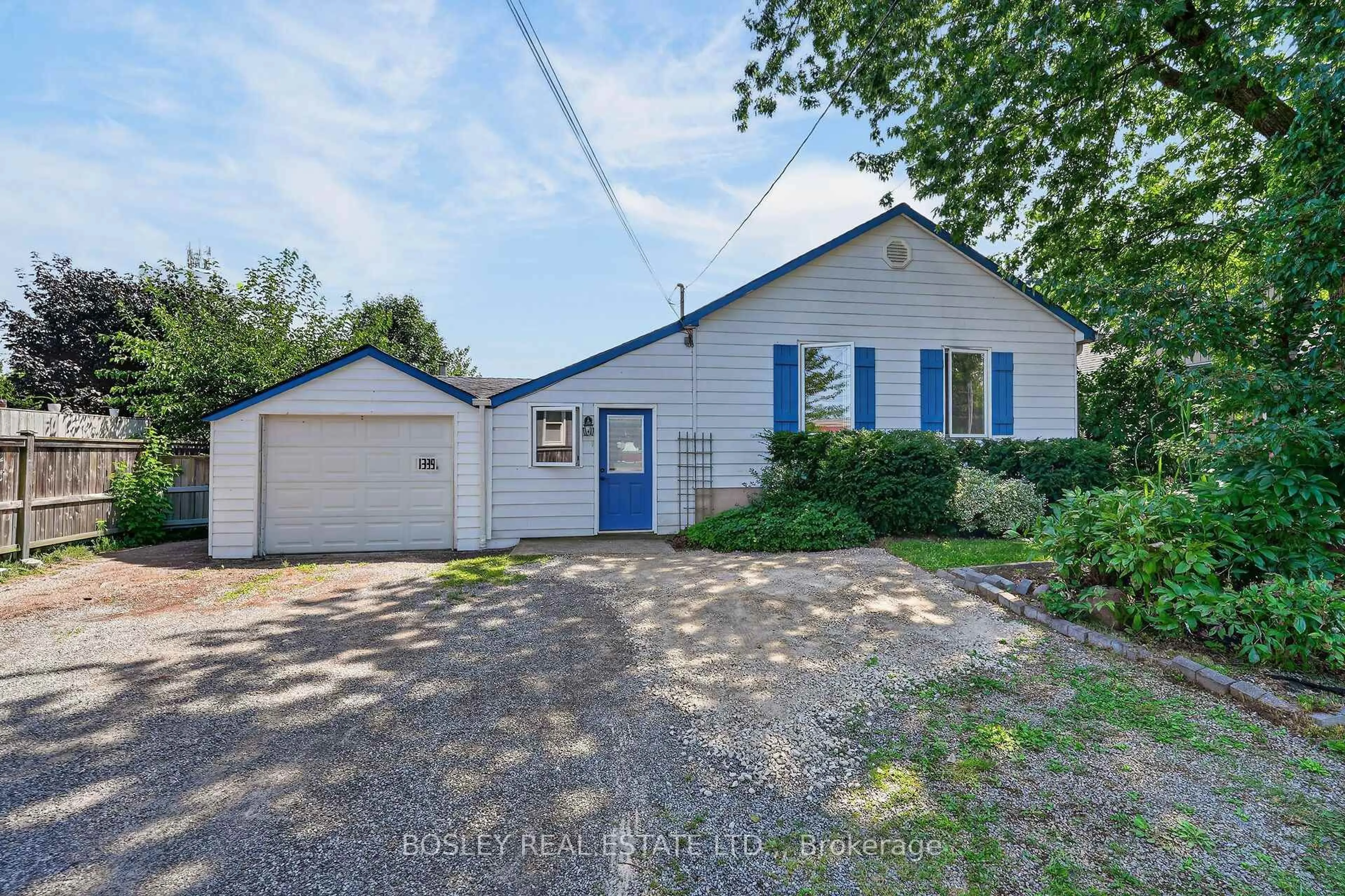 A pic from outside/outdoor area/front of a property/back of a property/a pic from drone, street for 1339 Niagara Stone Rd, Niagara-on-the-Lake Ontario L0S 1J0