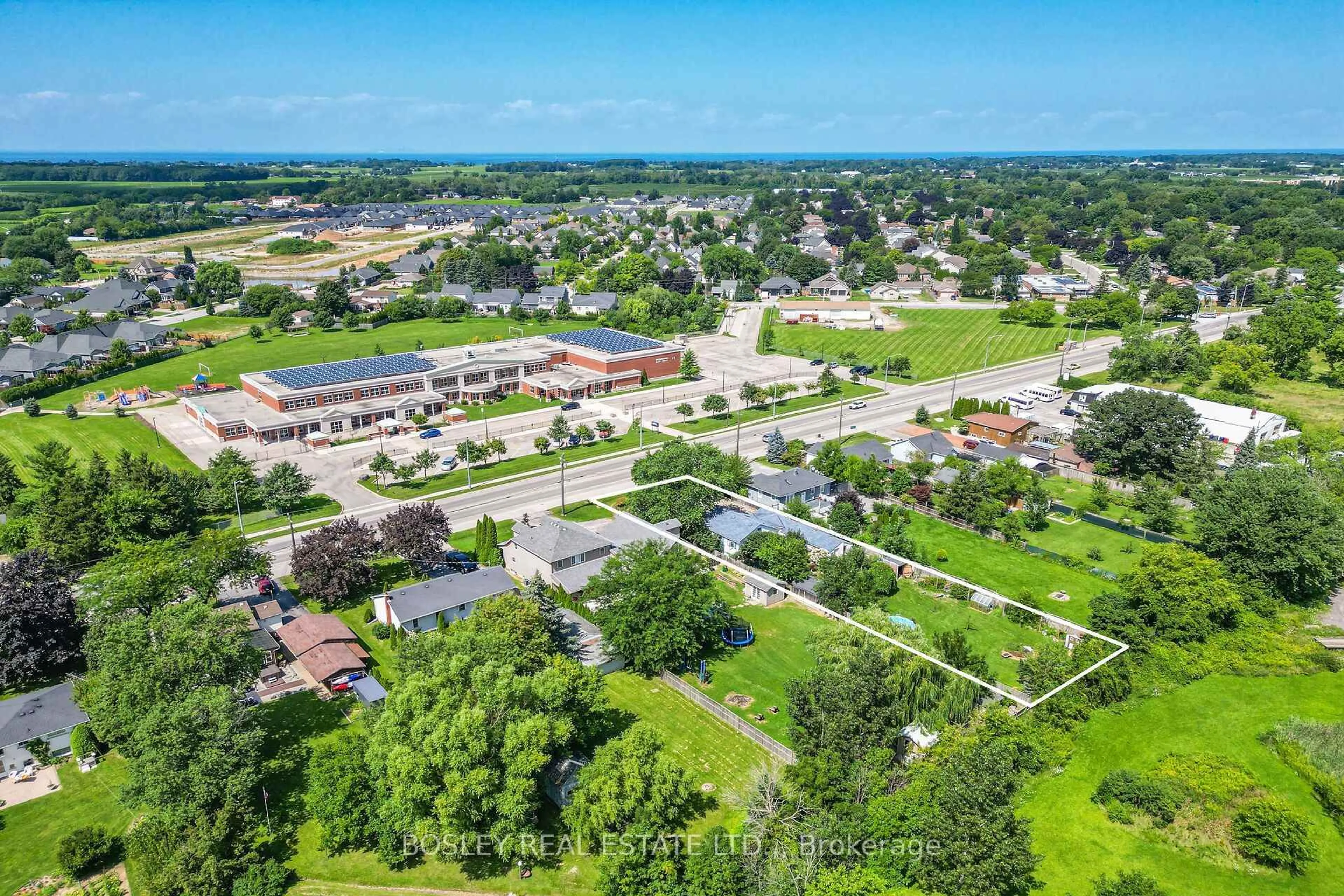 A pic from outside/outdoor area/front of a property/back of a property/a pic from drone, unknown for 1339 Niagara Stone Rd, Niagara-on-the-Lake Ontario L0S 1J0