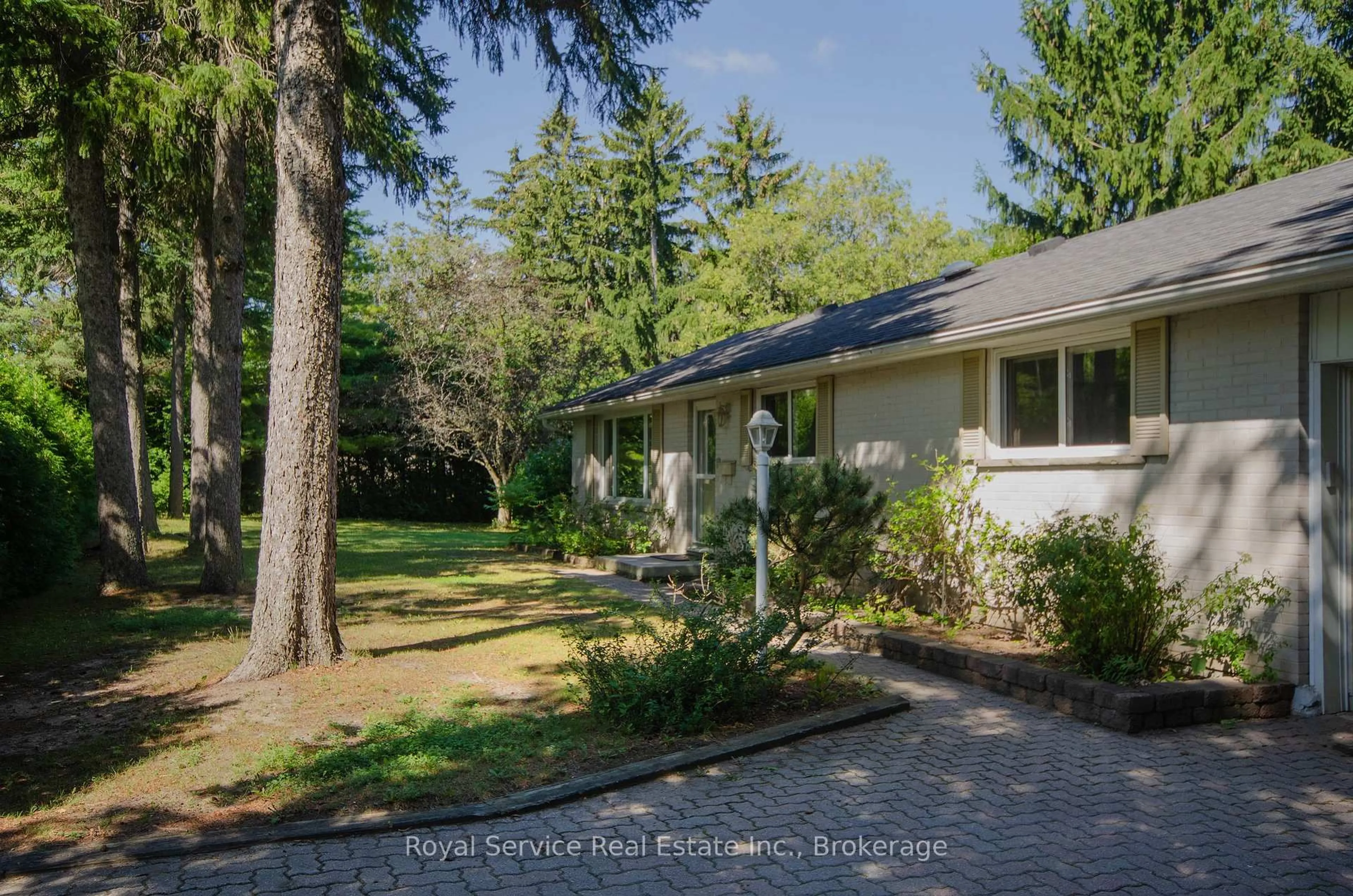 A pic from outside/outdoor area/front of a property/back of a property/a pic from drone, street for 72 Bedford St, Port Hope Ontario L1A 1W6