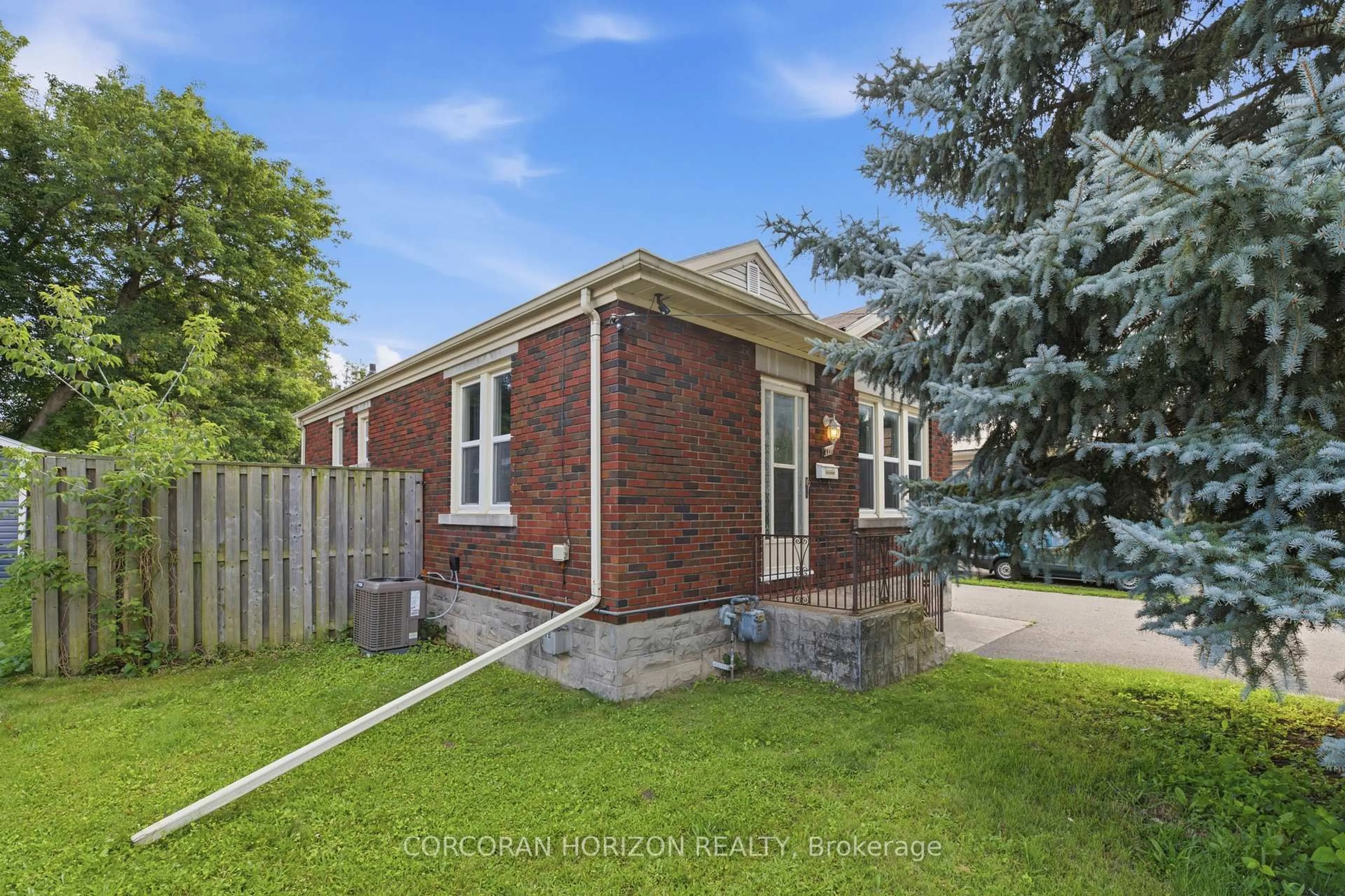 Home with brick exterior material, street for 111 Elliott St, Cambridge Ontario N1R 2J9