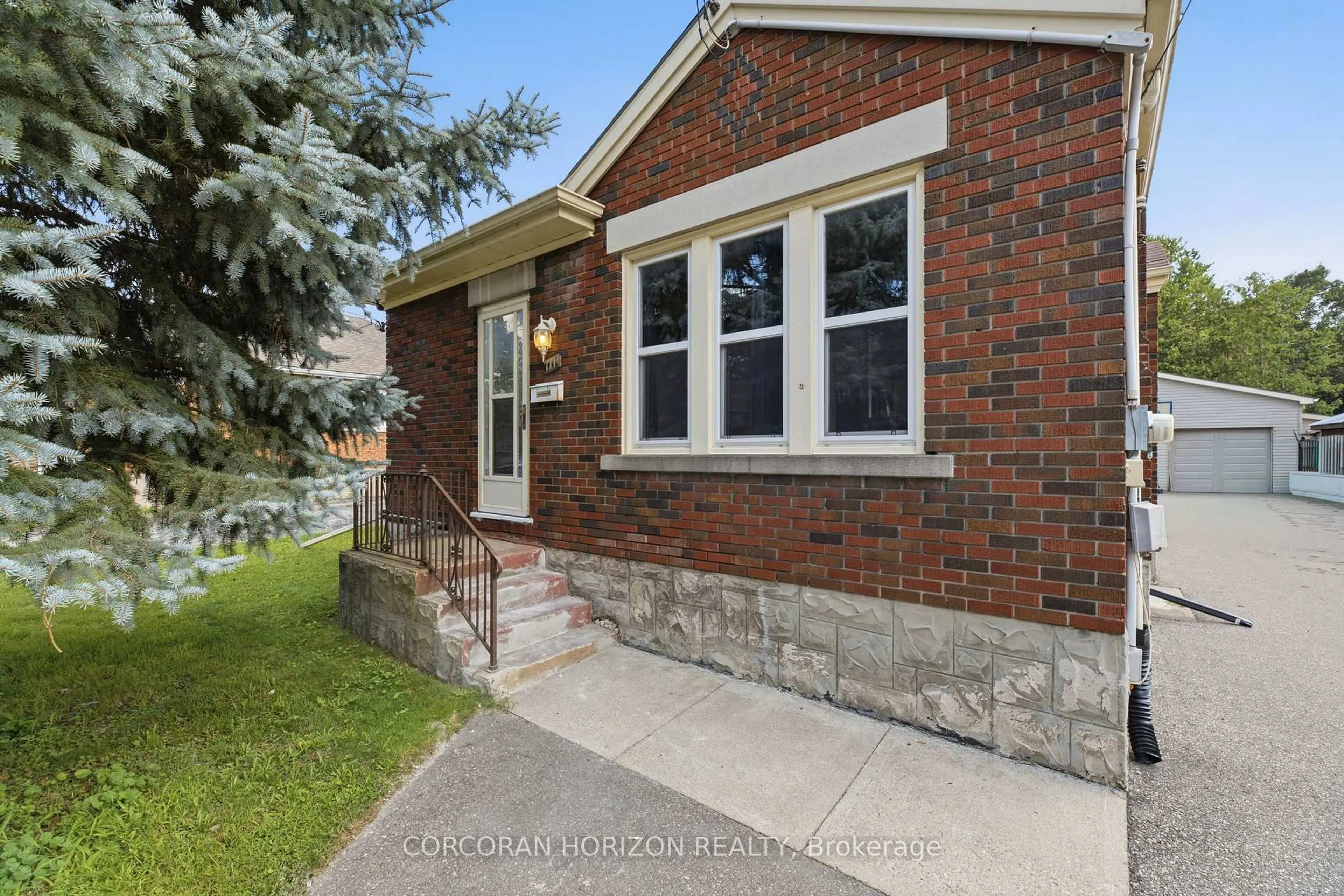 Home with brick exterior material, street for 111 Elliott St, Cambridge Ontario N1R 2J9