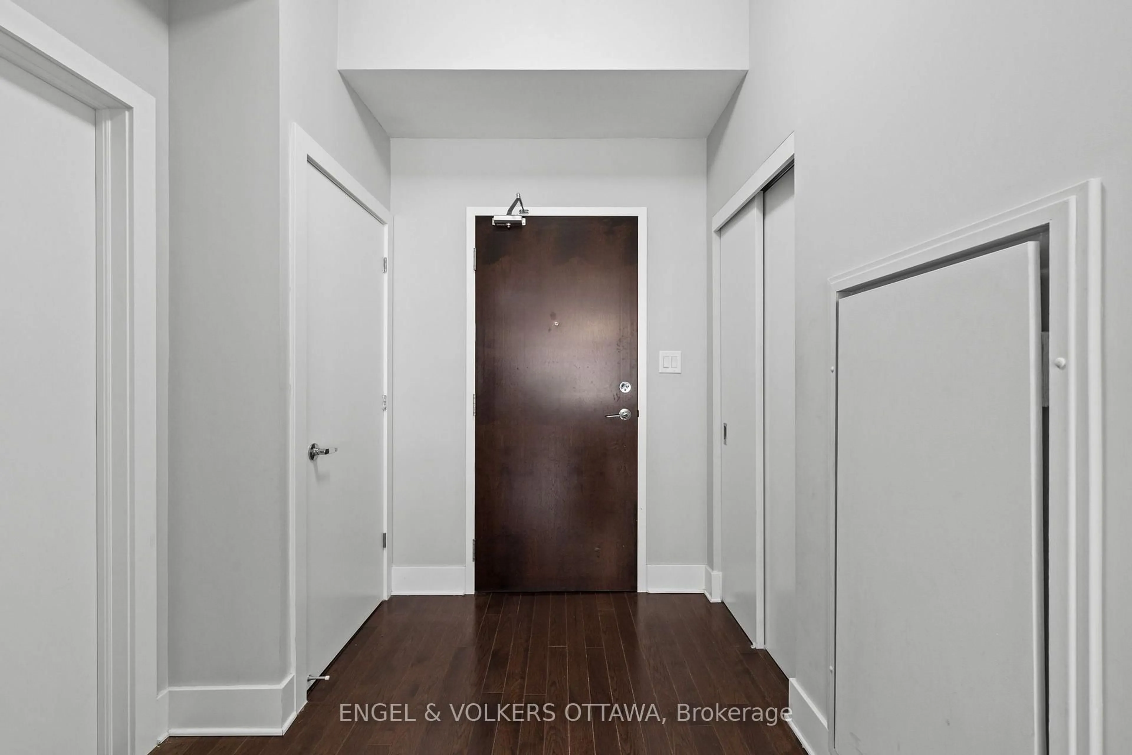 Indoor entryway for 101 Richmond Rd #219, Ottawa Ontario K1Z 0A6