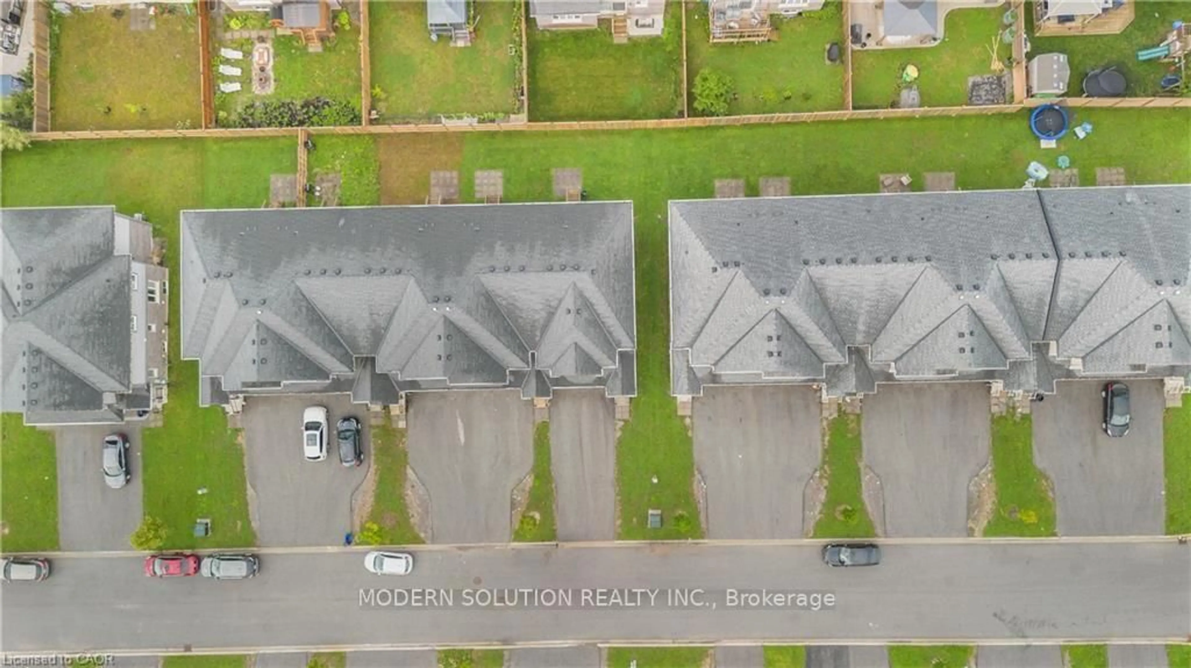 A pic from outside/outdoor area/front of a property/back of a property/a pic from drone, unknown for 157 Juneberry Rd, Thorold Ontario L2V 0H9