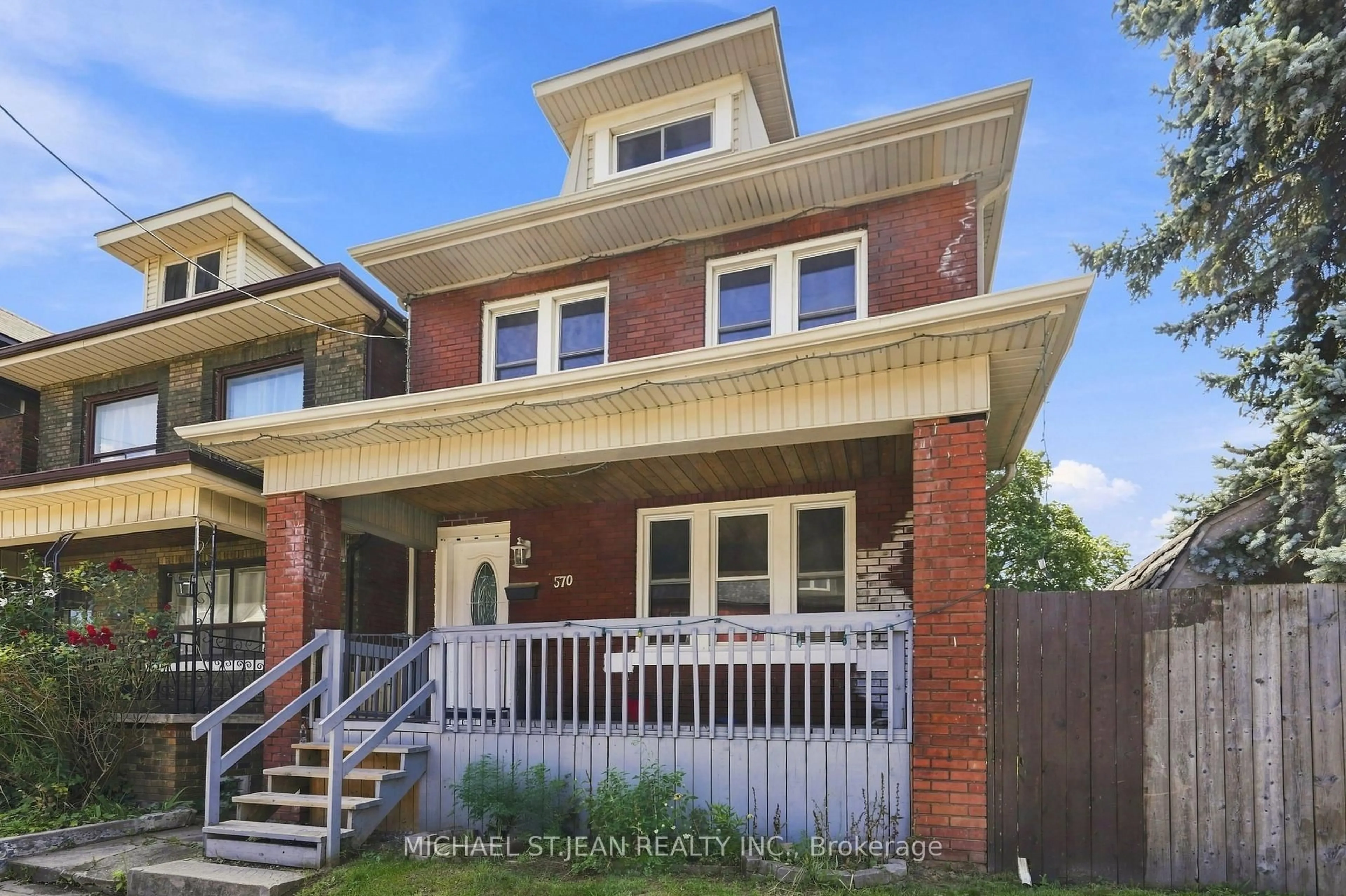 Home with brick exterior material, street for 570 Cannon St, Hamilton Ontario L8L 2G4