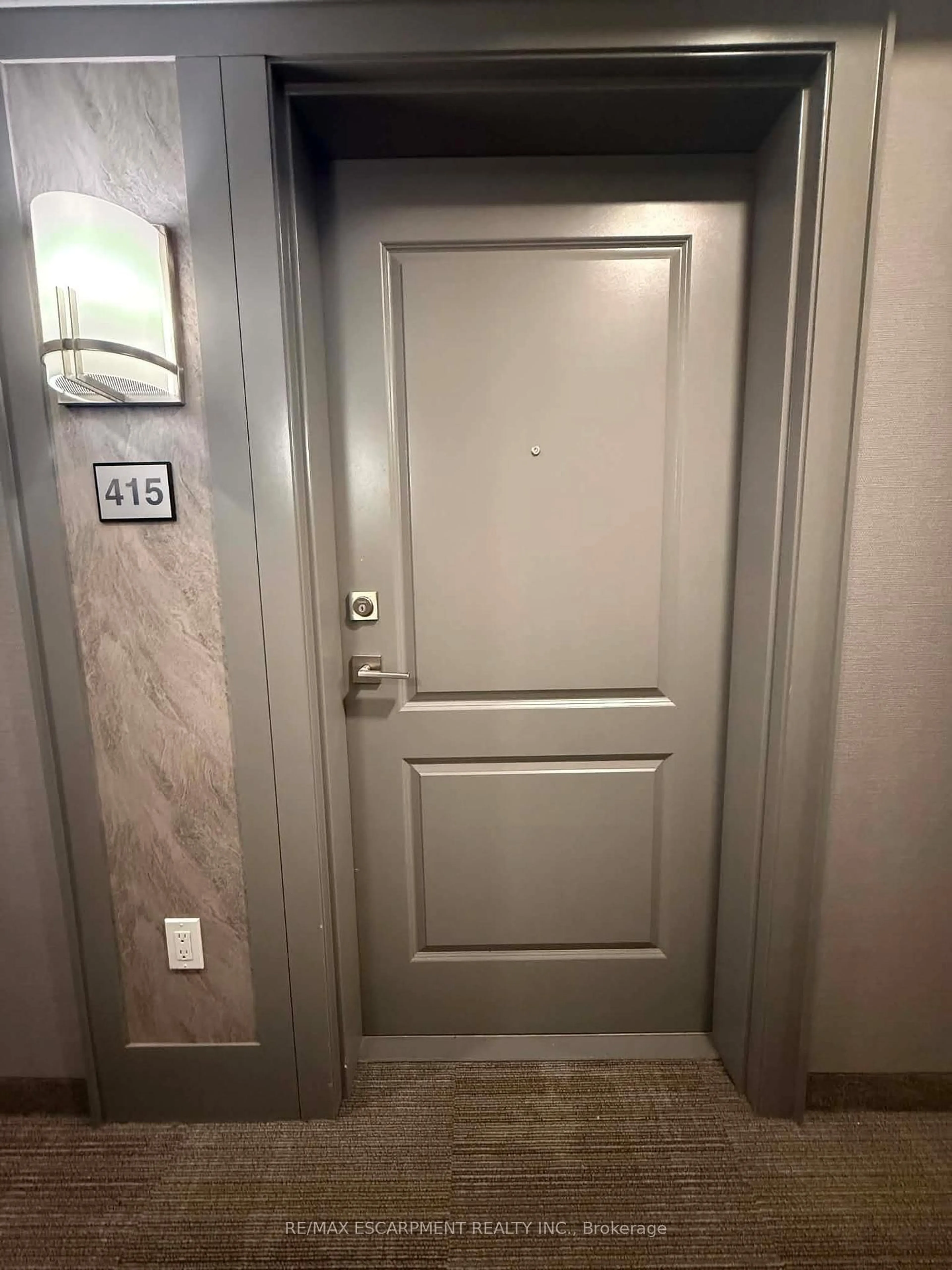 Unknown for 5055 Greenlane Rd #415, Lincoln Ontario L3J 2J3