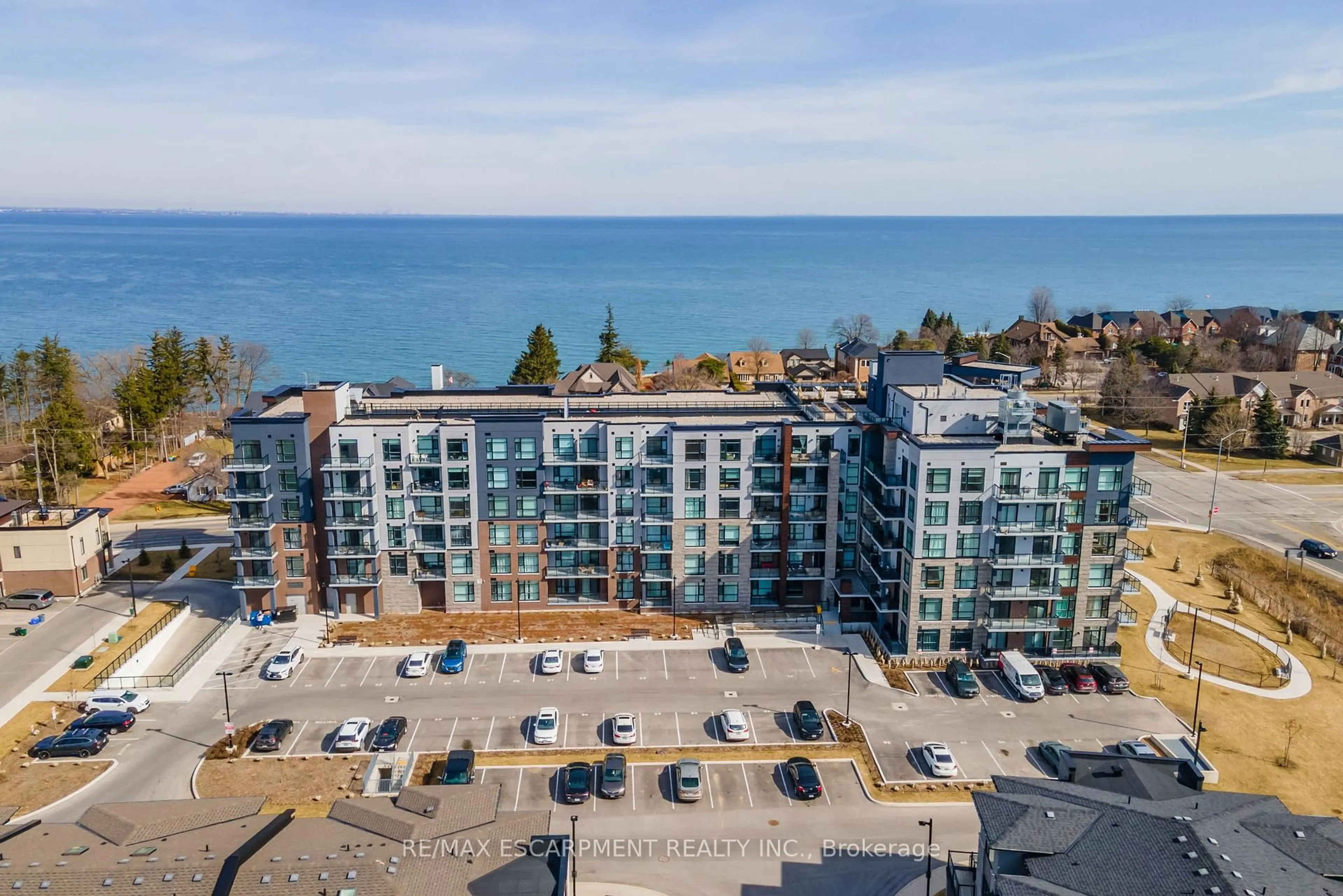 A pic from outside/outdoor area/front of a property/back of a property/a pic from drone, water/lake/river/ocean view for 600 North Service Rd #613, Hamilton Ontario L8E 0L2