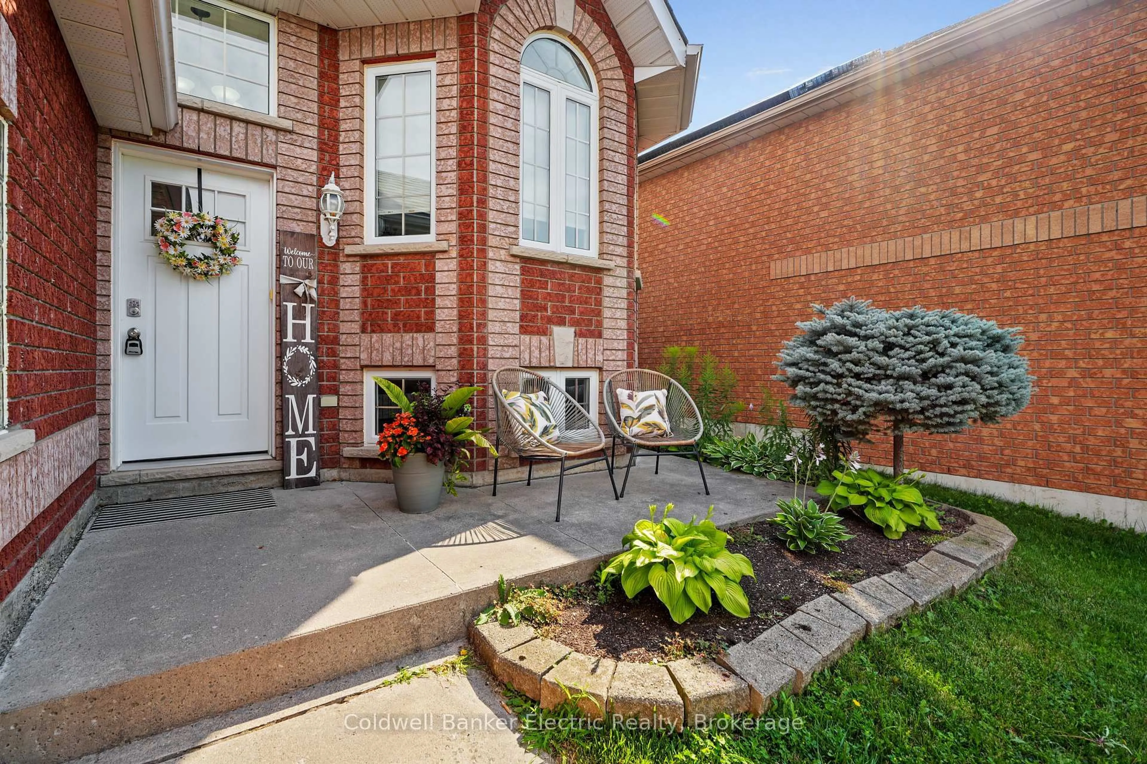 Home with brick exterior material, street for 121 Haden Ave, Peterborough Ontario K9H 7P6