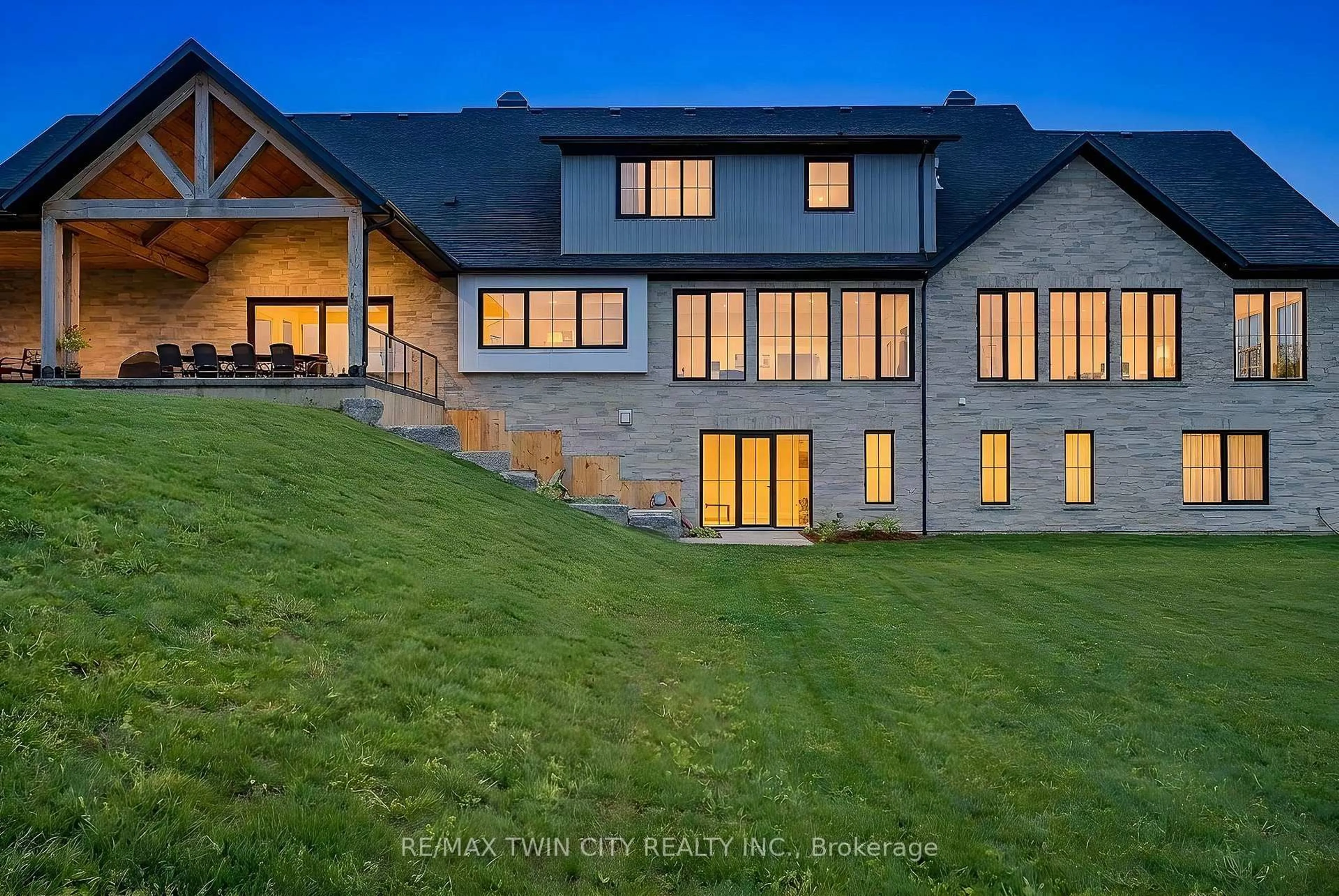 Home with brick exterior material, mountain view for 742 Country Squire Rd, Waterloo Ontario N2J 4G8