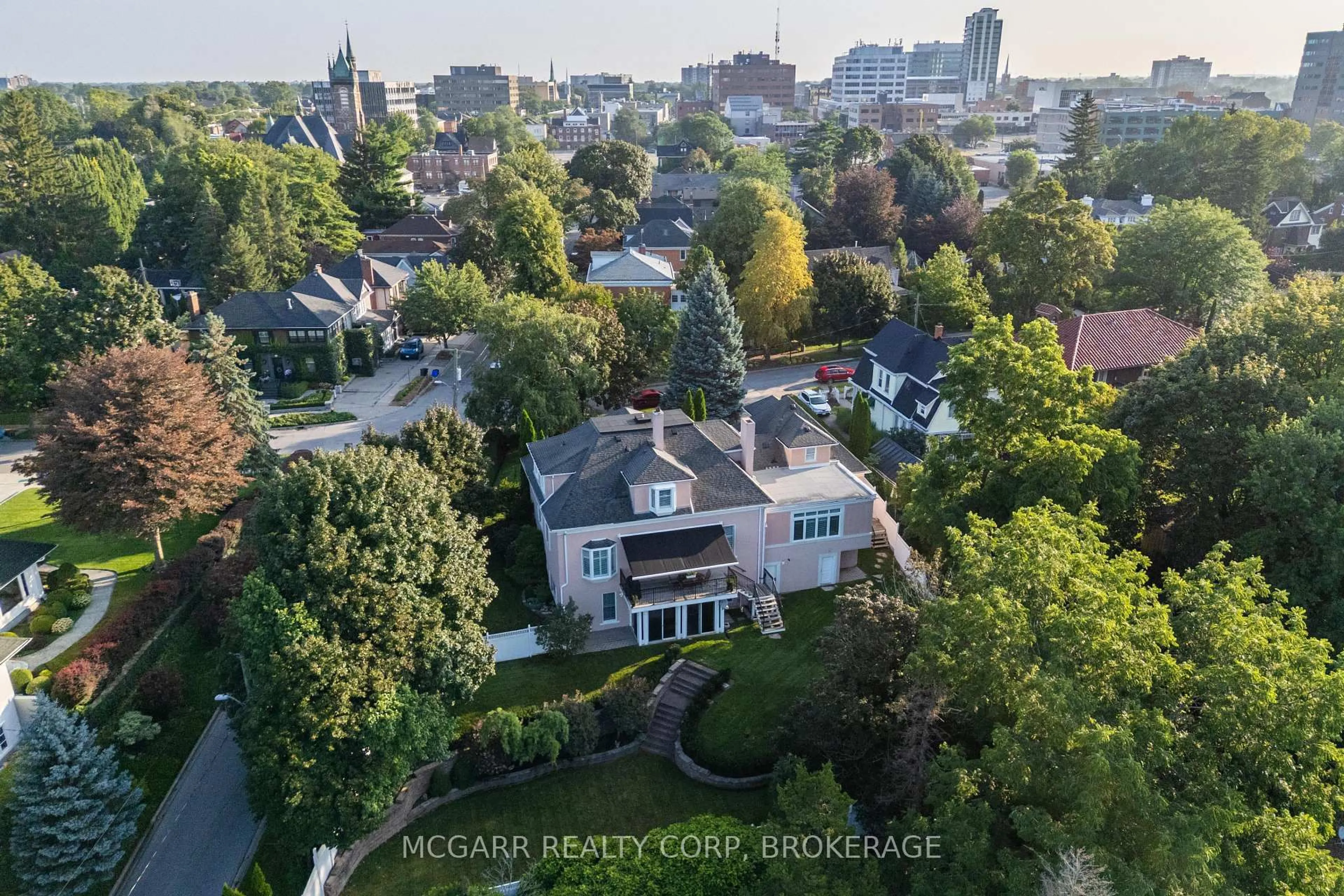 A pic from outside/outdoor area/front of a property/back of a property/a pic from drone, city buildings view from balcony for 39 Yates St, St. Catharines Ontario L2R 5R3