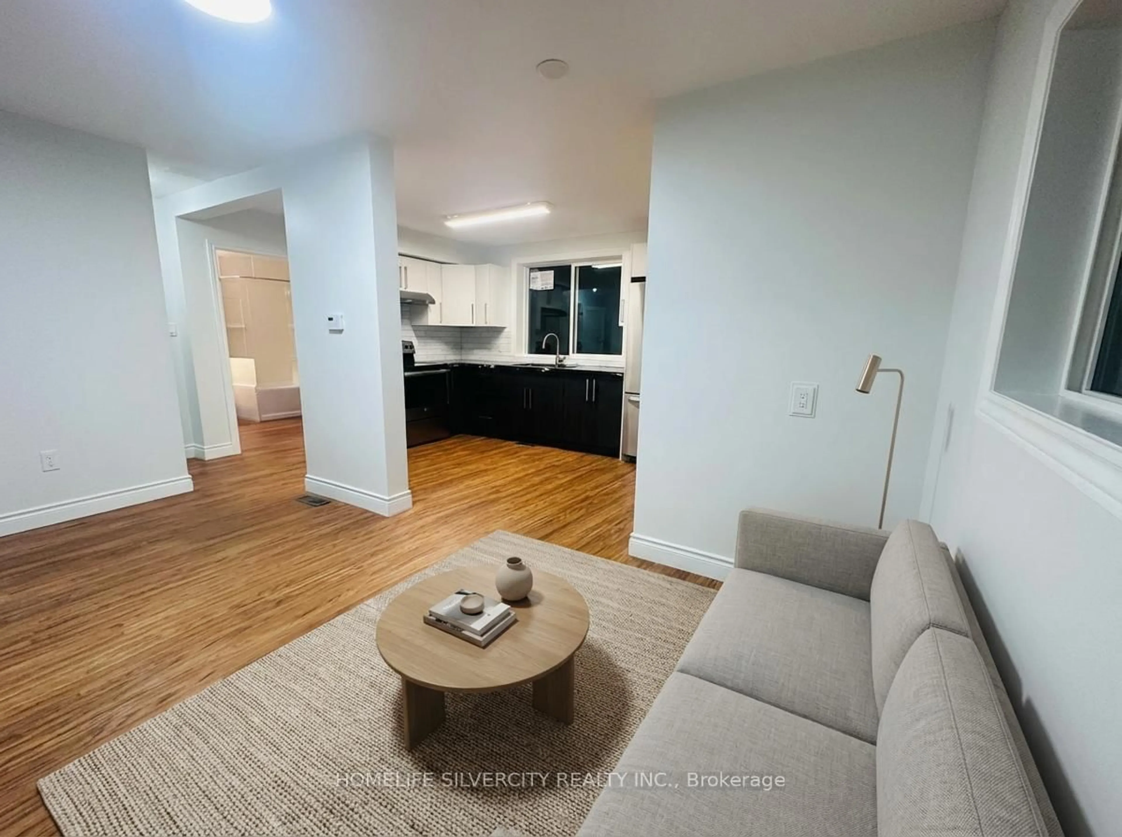 A pic of a room for 221 Emerson Ave, London South Ontario N5V 3L5