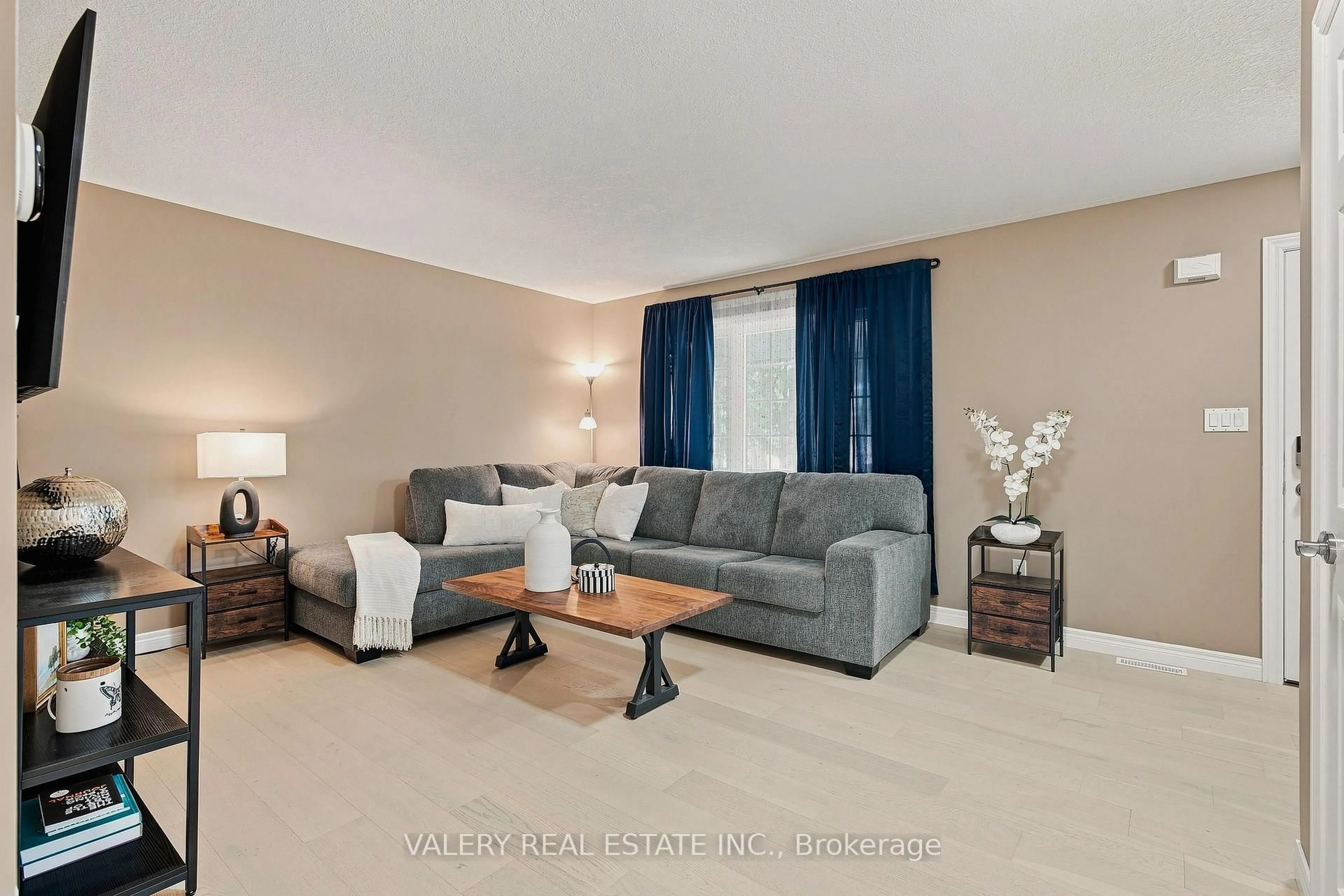 Living room with furniture, unknown for 295 John St, Stratford Ontario N5A 7T2