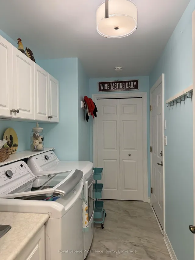 16 Magnolia Crt, Belleville 4
