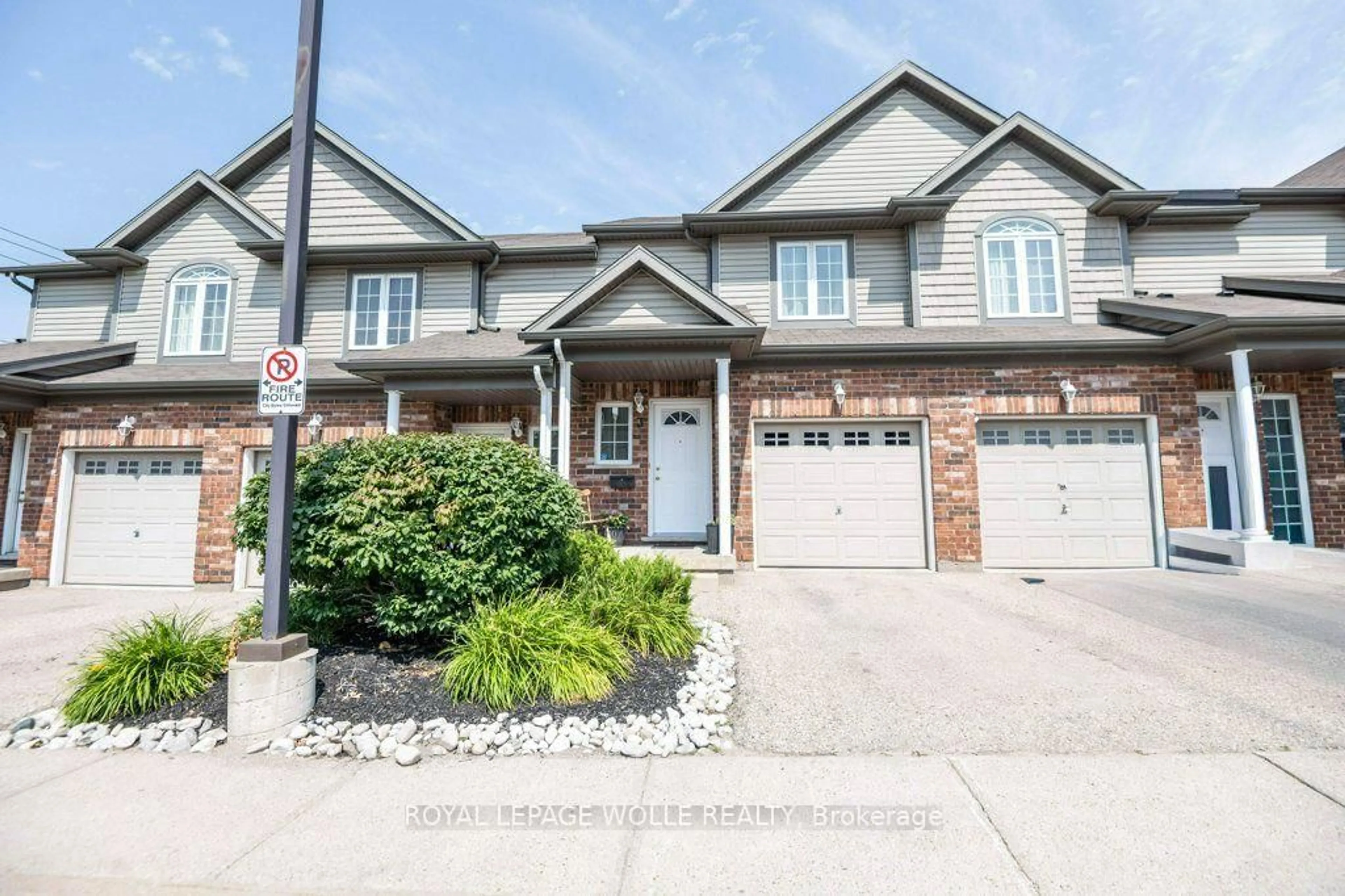 Home with brick exterior material, street for 975 Strasburg Rd #3, Kitchener Ontario N2E 0A8