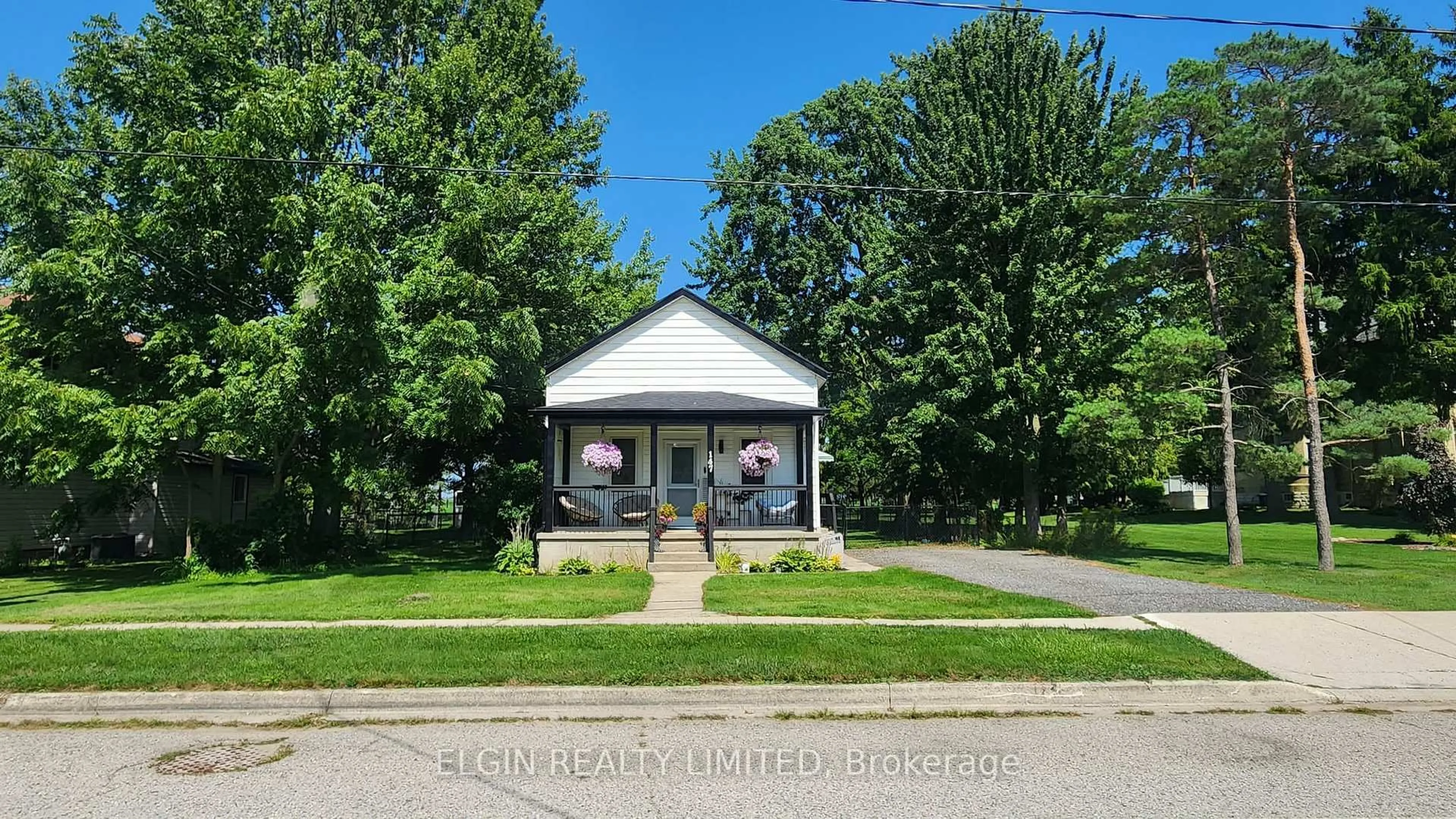 A pic from outside/outdoor area/front of a property/back of a property/a pic from drone, street for 147 Victoria St, Southwest Middlesex Ontario N0L 1M0