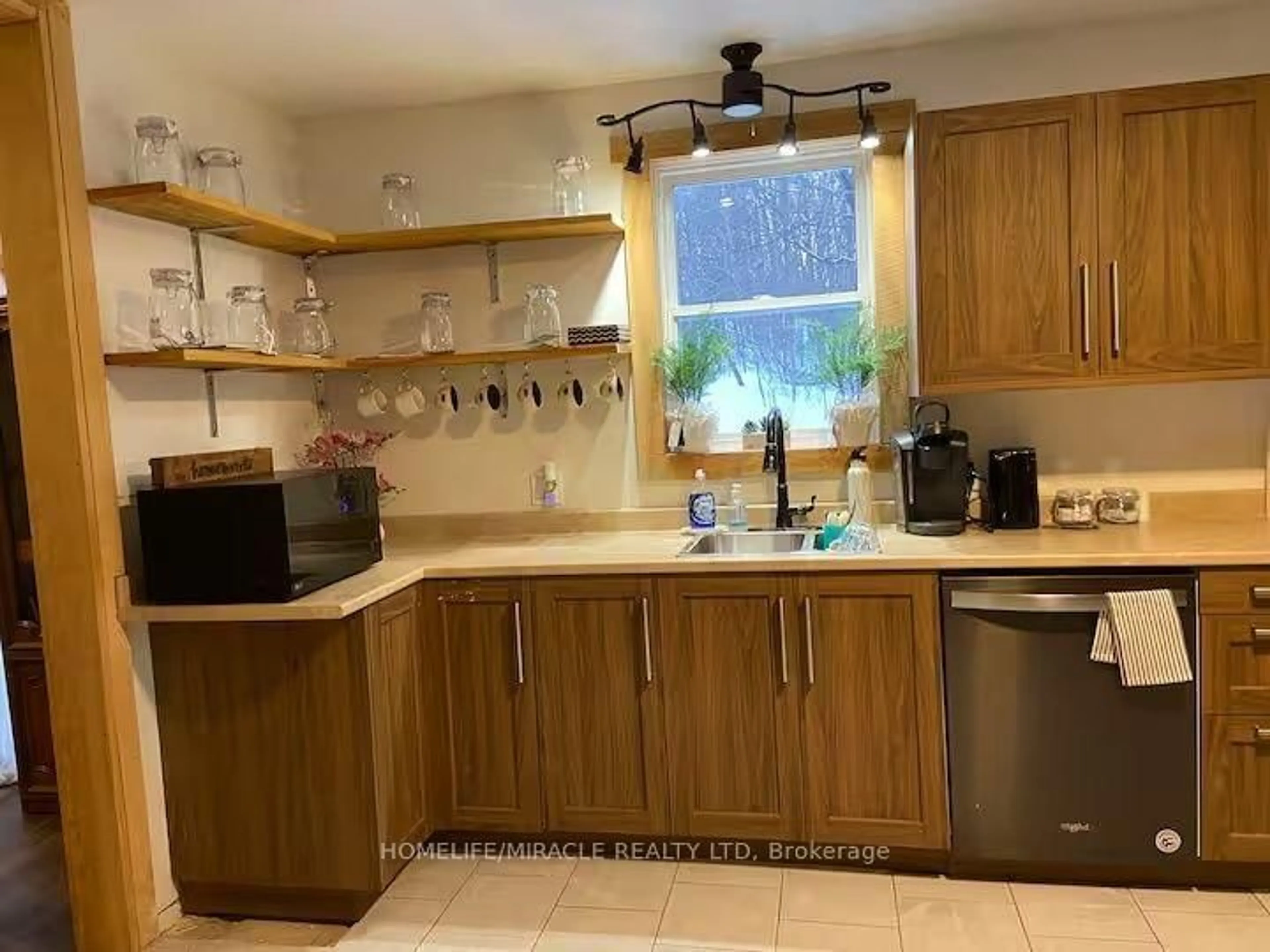 Standard kitchen, unknown for 68 Bridge St, Bancroft Ontario K0L 1C0
