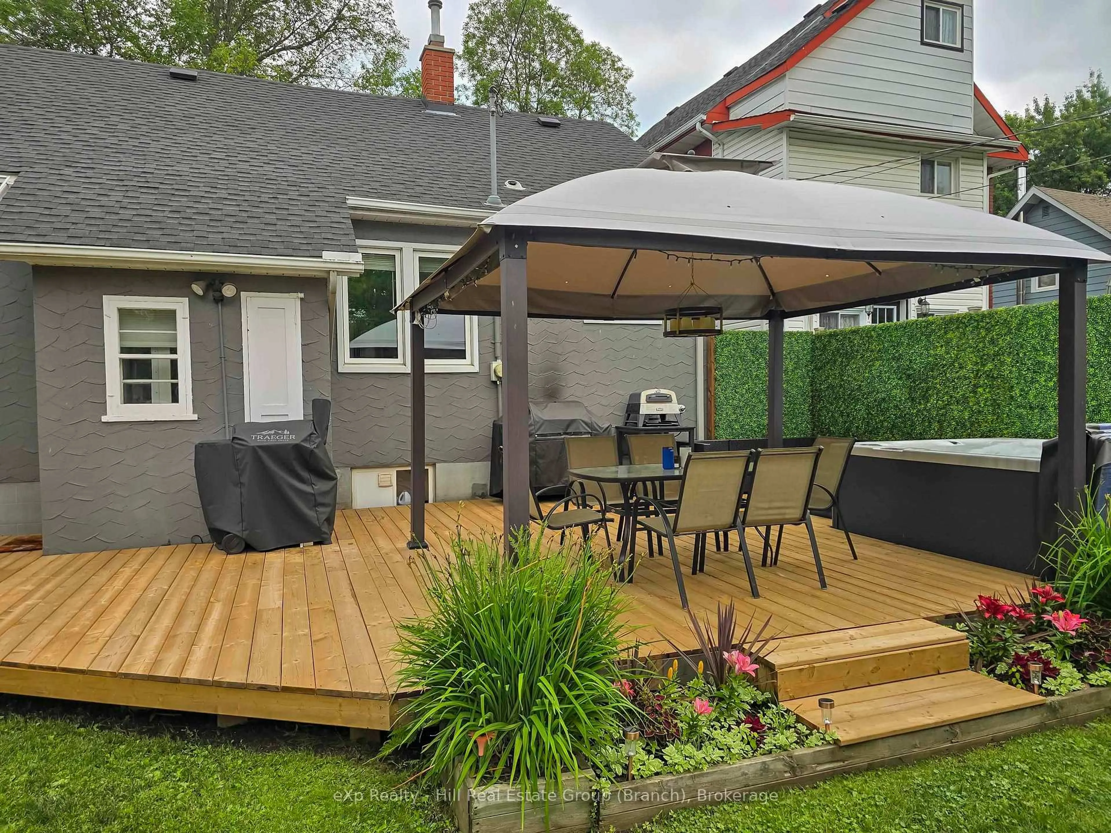 Patio, street for 235 Franklin St, Thunder Bay Ontario P7C 4J1