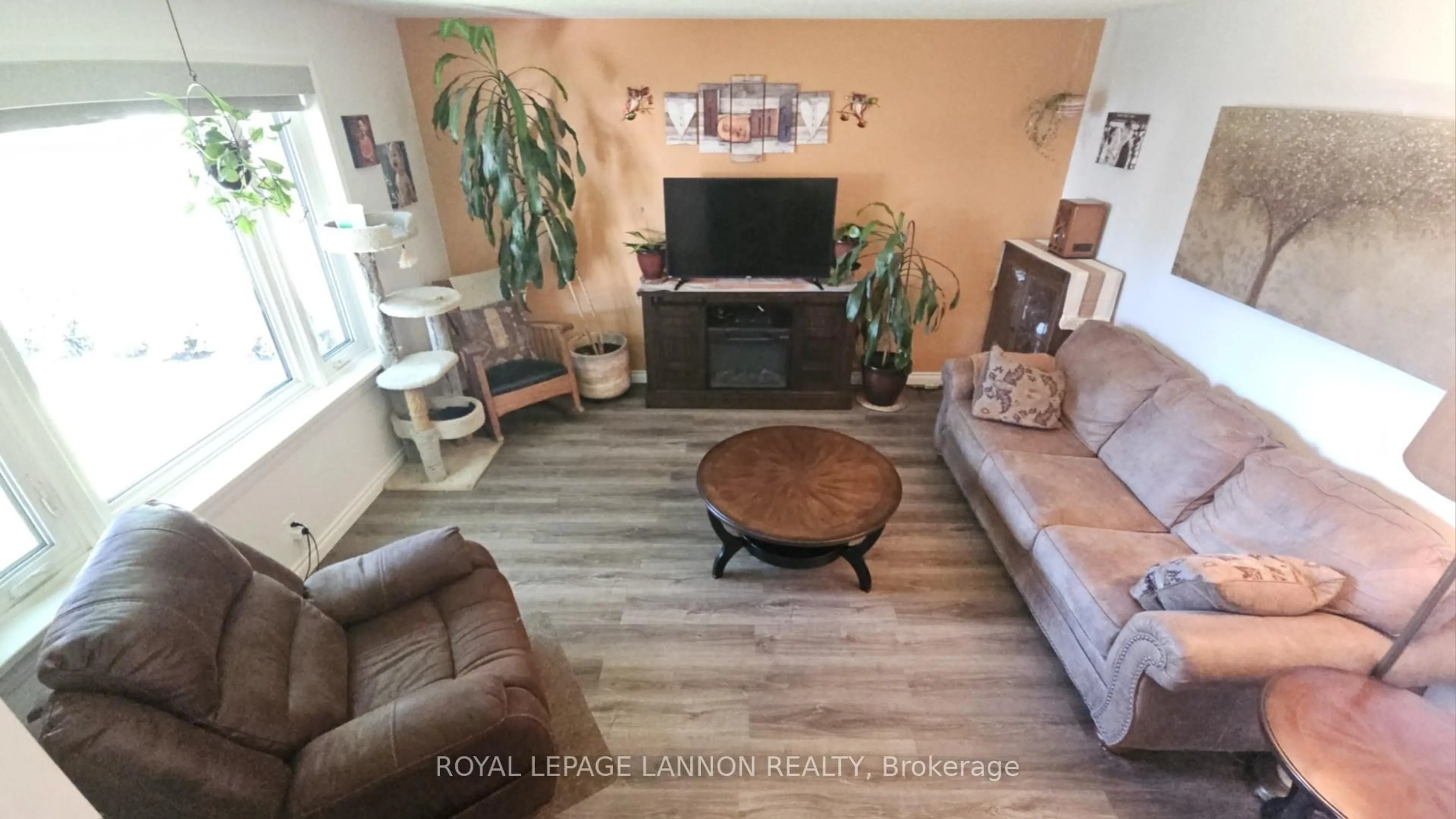 Living room with furniture, unknown for 1820 Hamilton Ave, Thunder Bay Ontario P7E 4Y1