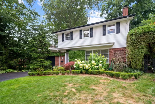 536 Adevon Ave, London North 2
