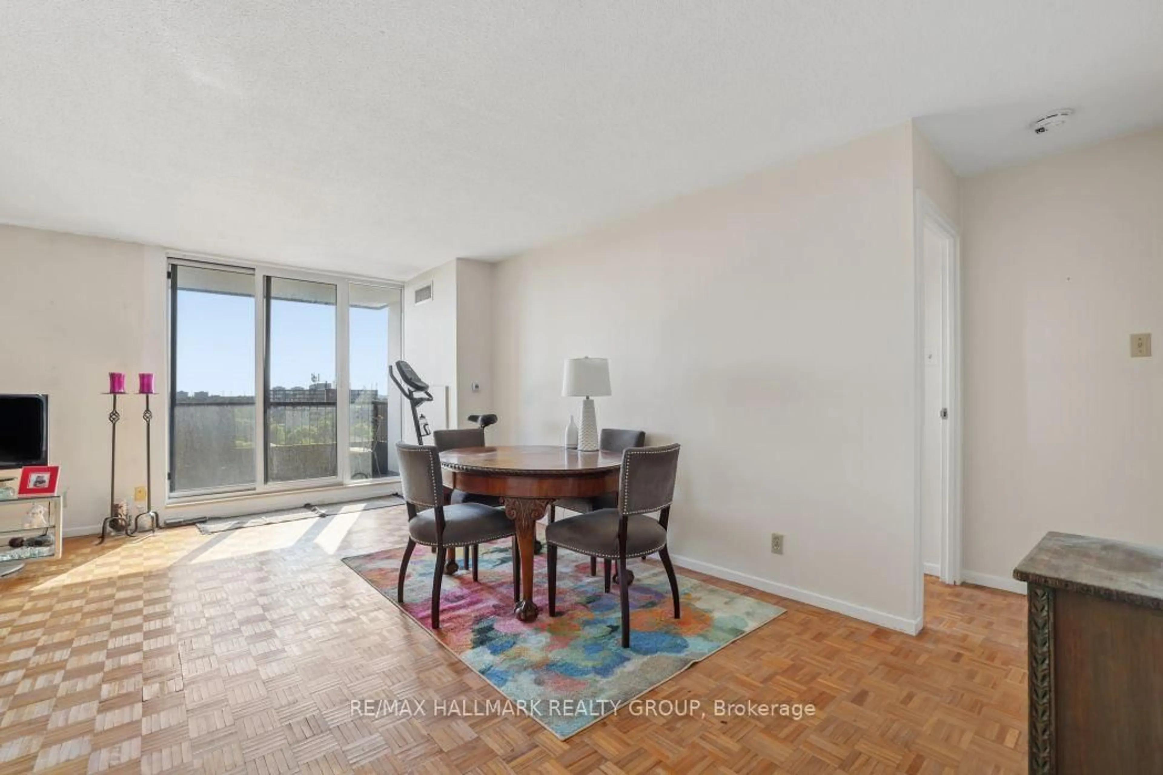 A pic of a room for 2951 Riverside Dr #801, Ottawa Ontario K1V 8W6