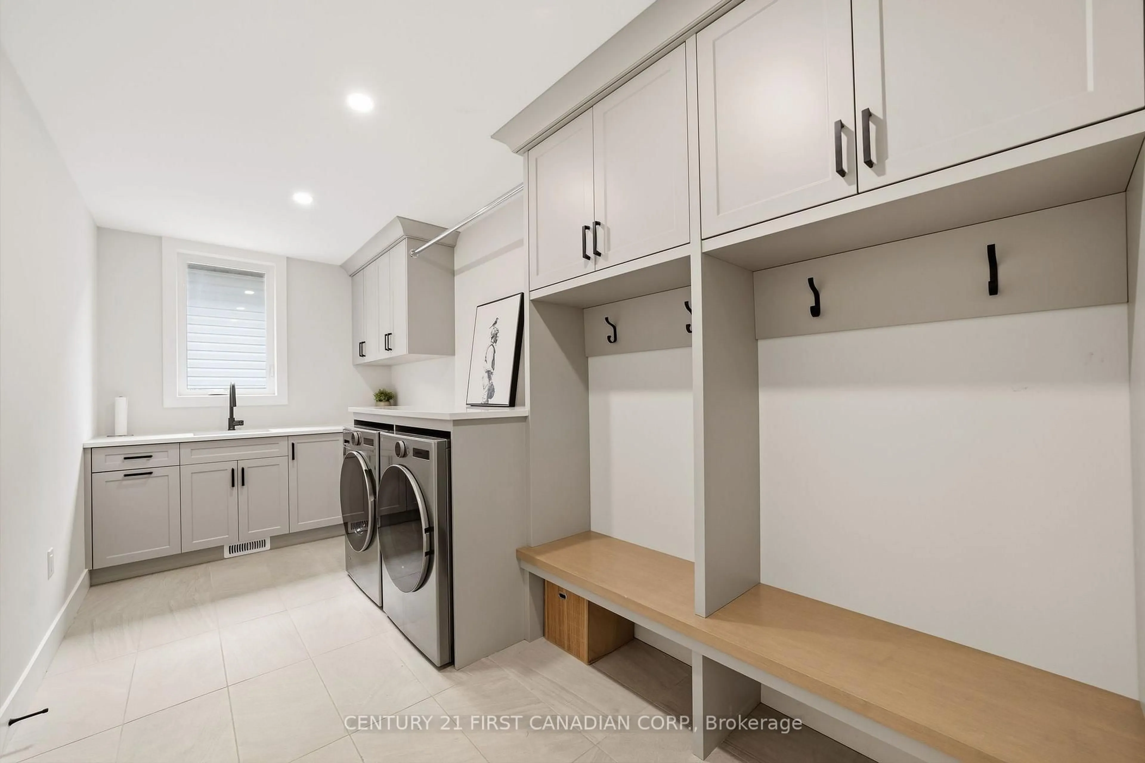 Laundry room for 9 SHELDABREN St, North Middlesex Ontario N0M 1A0