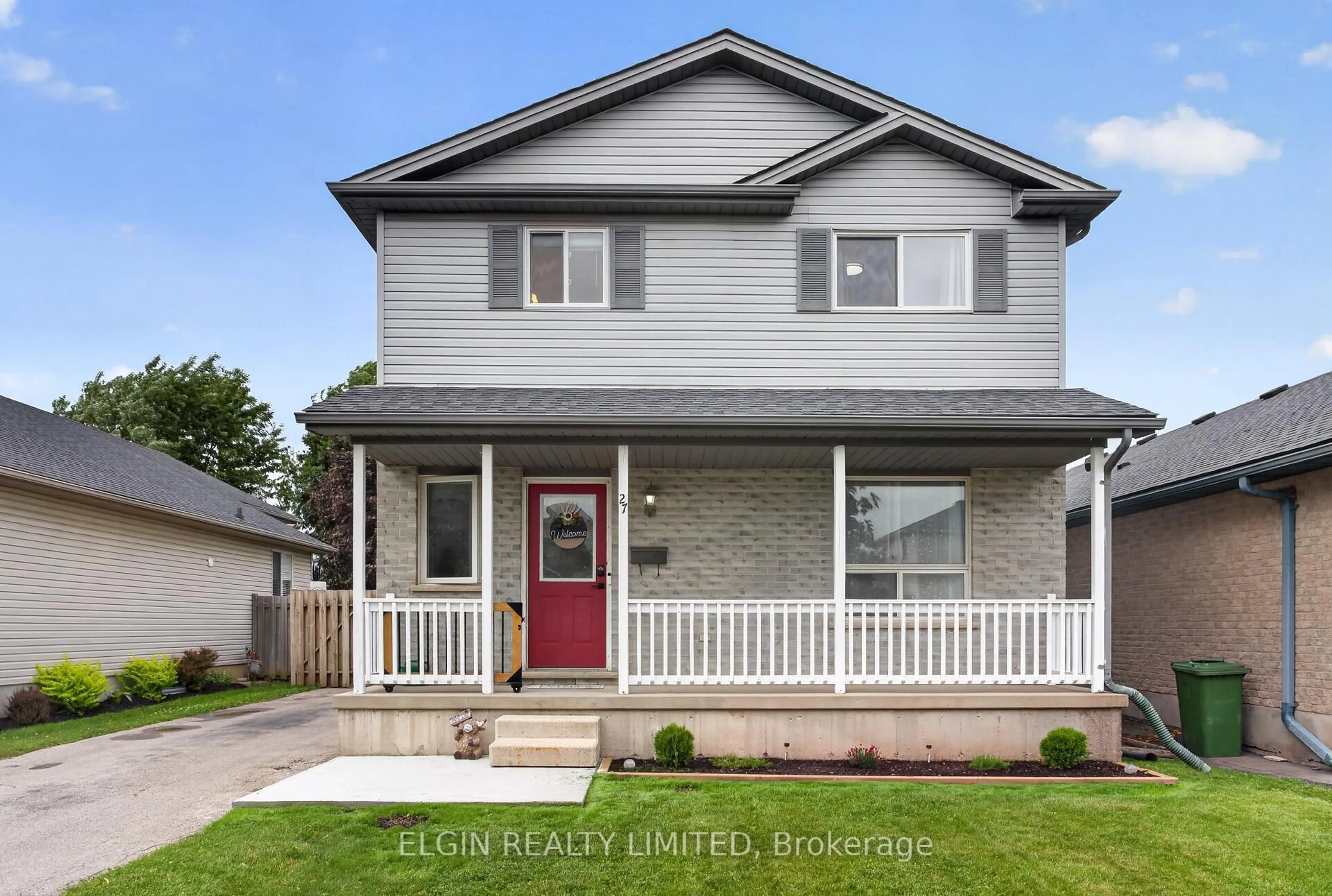 Home with vinyl exterior material, street for 27 Cook Cres, St. Thomas Ontario N5R 6J3