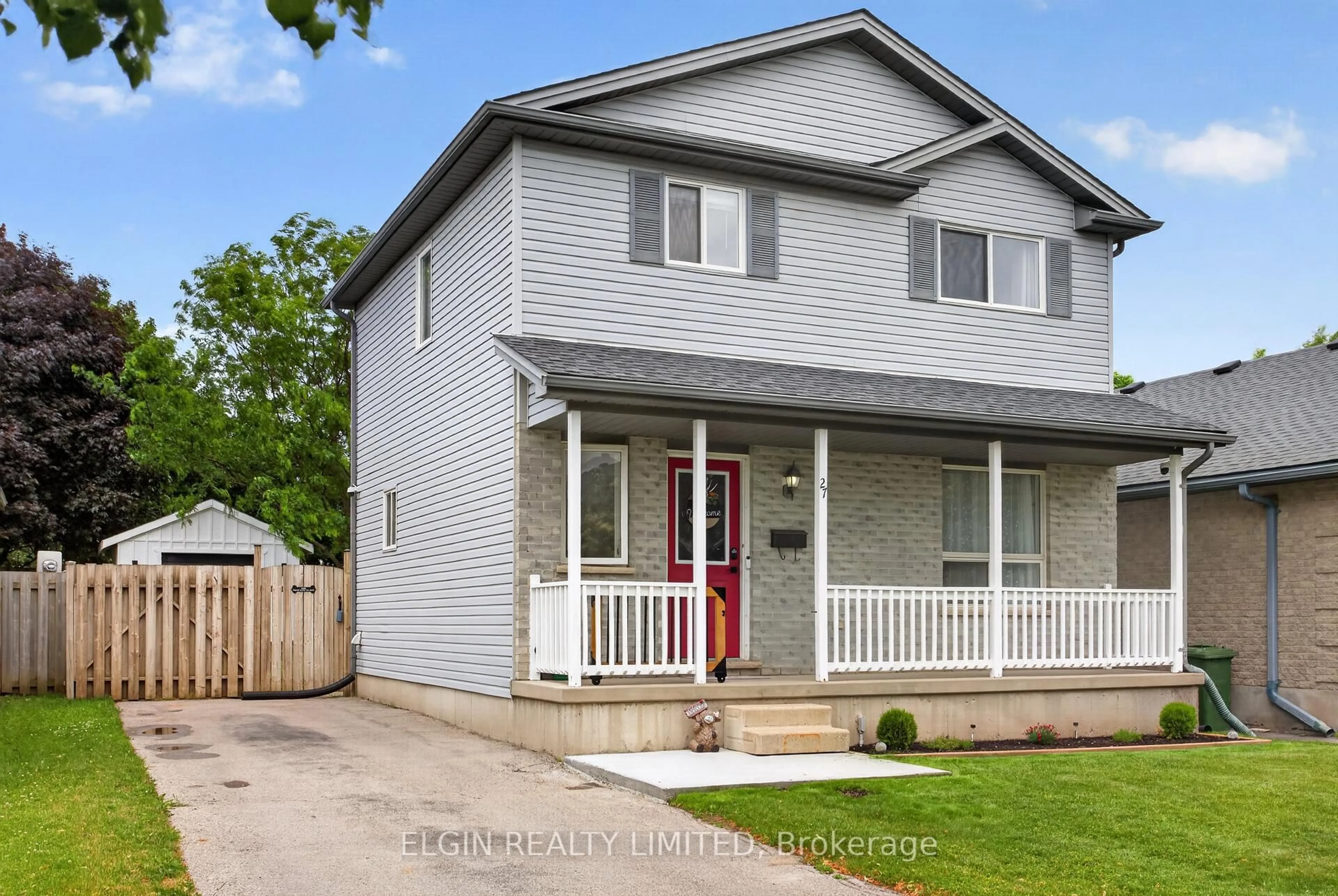 Home with vinyl exterior material, street for 27 Cook Cres, St. Thomas Ontario N5R 6J3