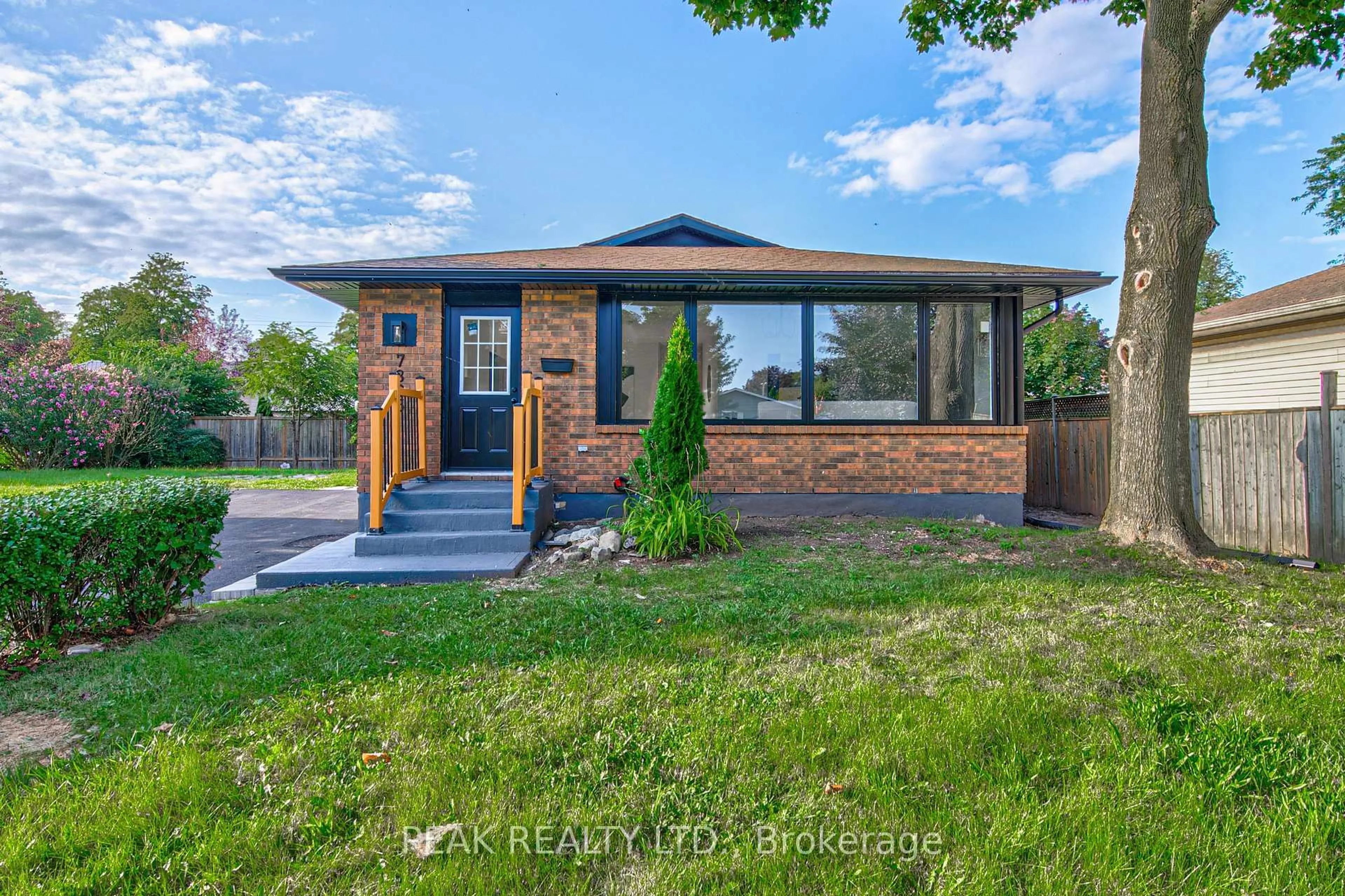 Home with brick exterior material, street for 7385 North Dorset Pl, Niagara Falls Ontario L2J 3T3
