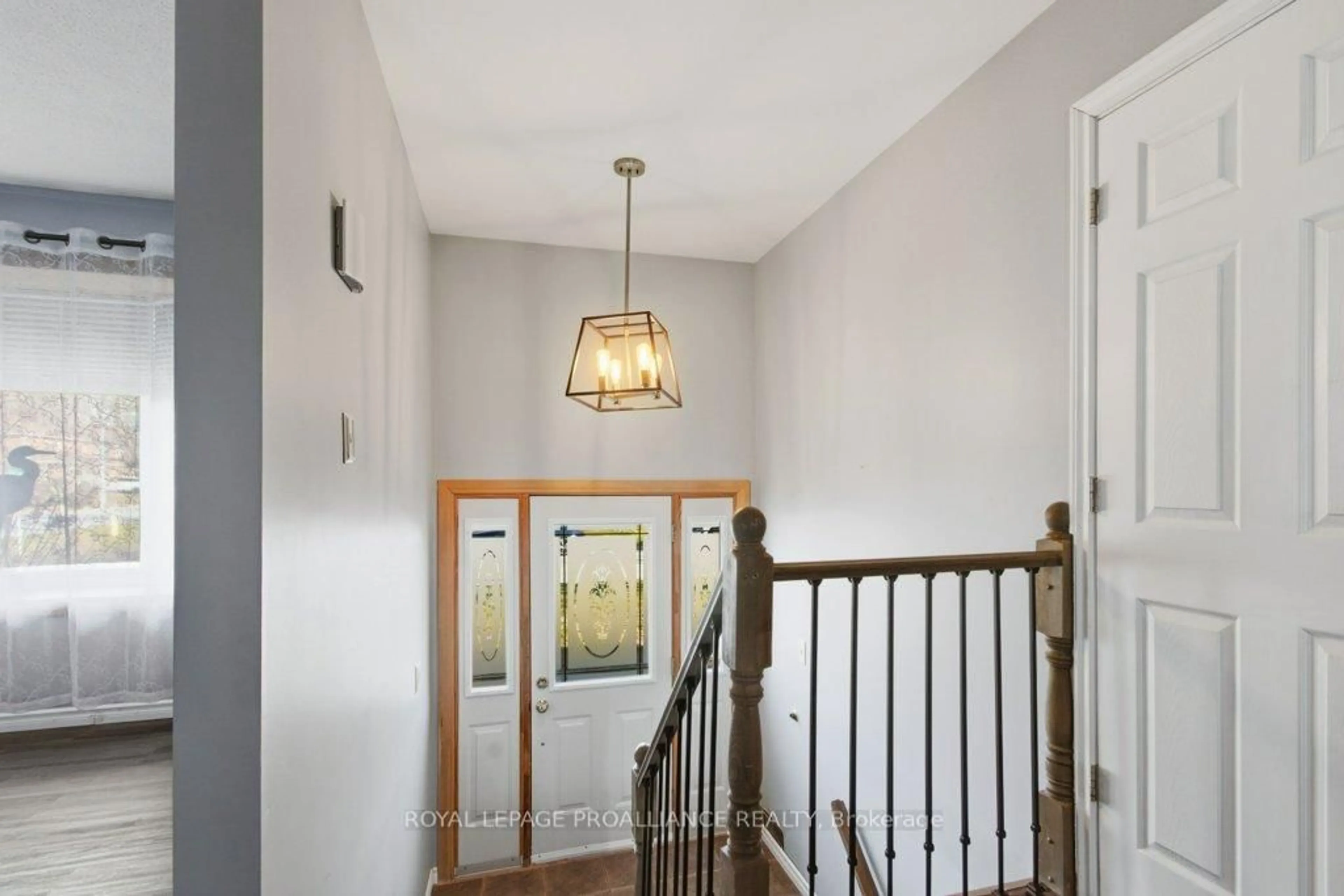 Indoor entryway for 4 O'Neil Cres, Quinte West Ontario K8V 5Y6