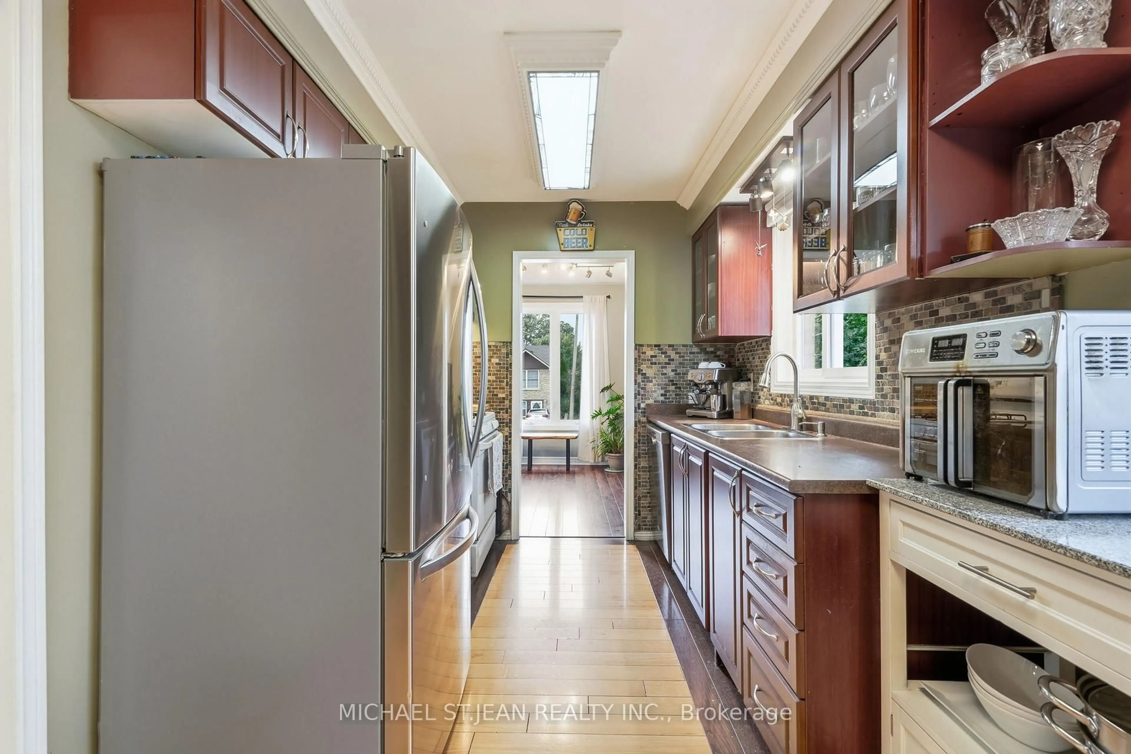 Unknown for 49 Markson Cres, Hamilton Ontario L8T 4W3